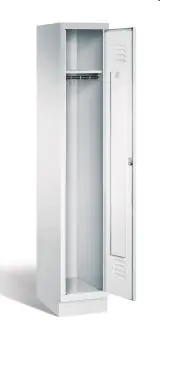 Garderoben-Schließfachschrank mit Stahlblechsockel, B/H/T 32,5x180x50 cm aus der Kategorie Stahlschränke