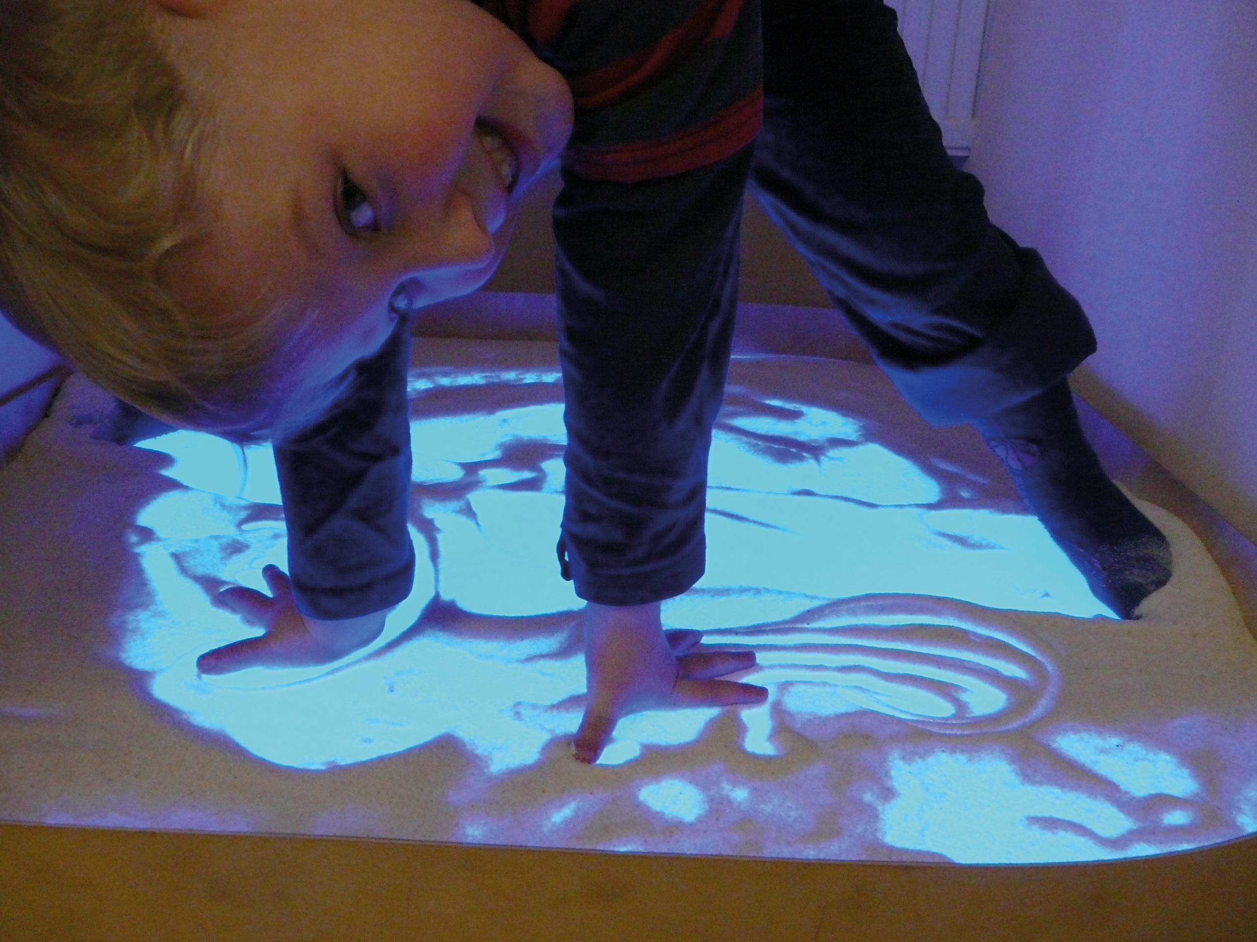 Leuchtsandkasten Maße: 84 x 70, 18 cm hoch, Höhe Platte bis Rand: 4 cm