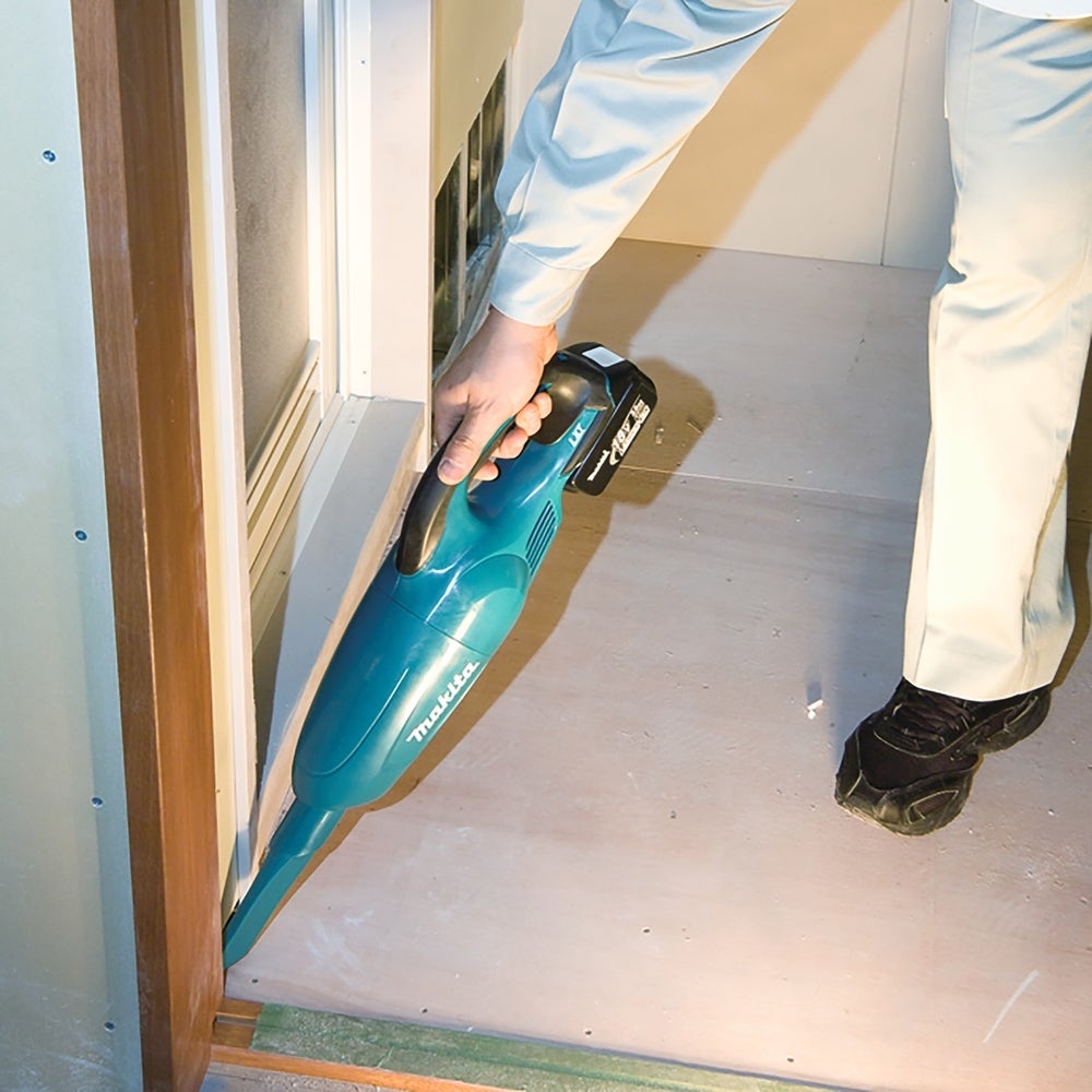 Makita Akku-Staubsauger LXT in schwarz DCL180RFB