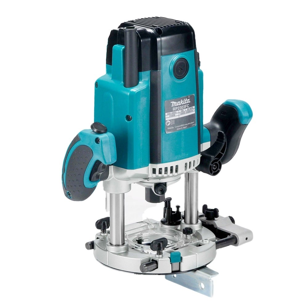 Makita Oberfräse RP2303FC07