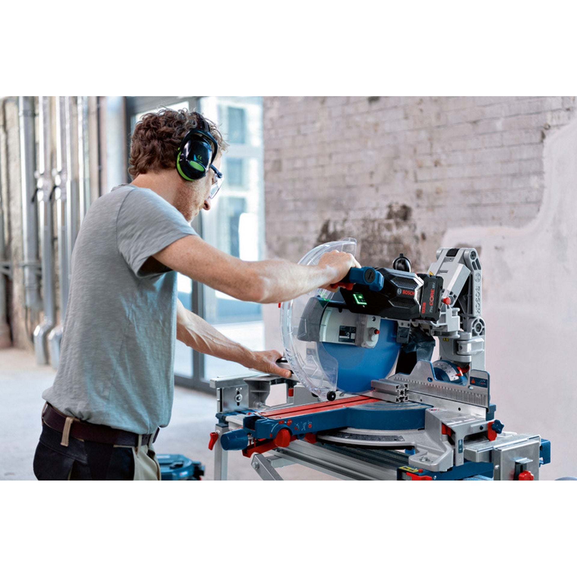 Bosch Akku-Kapp- und Gehrungssäge GCM 18V-305 GDC #0601B43000