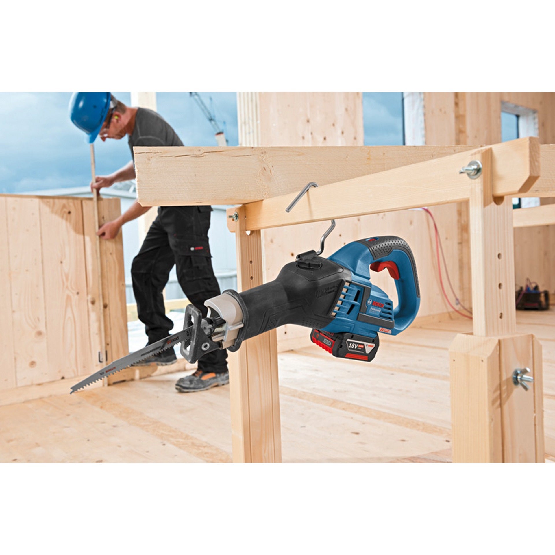 Bosch Akku-Säbelsäge GSA 18V-32 im Handwerkerkoffer #06016A8109