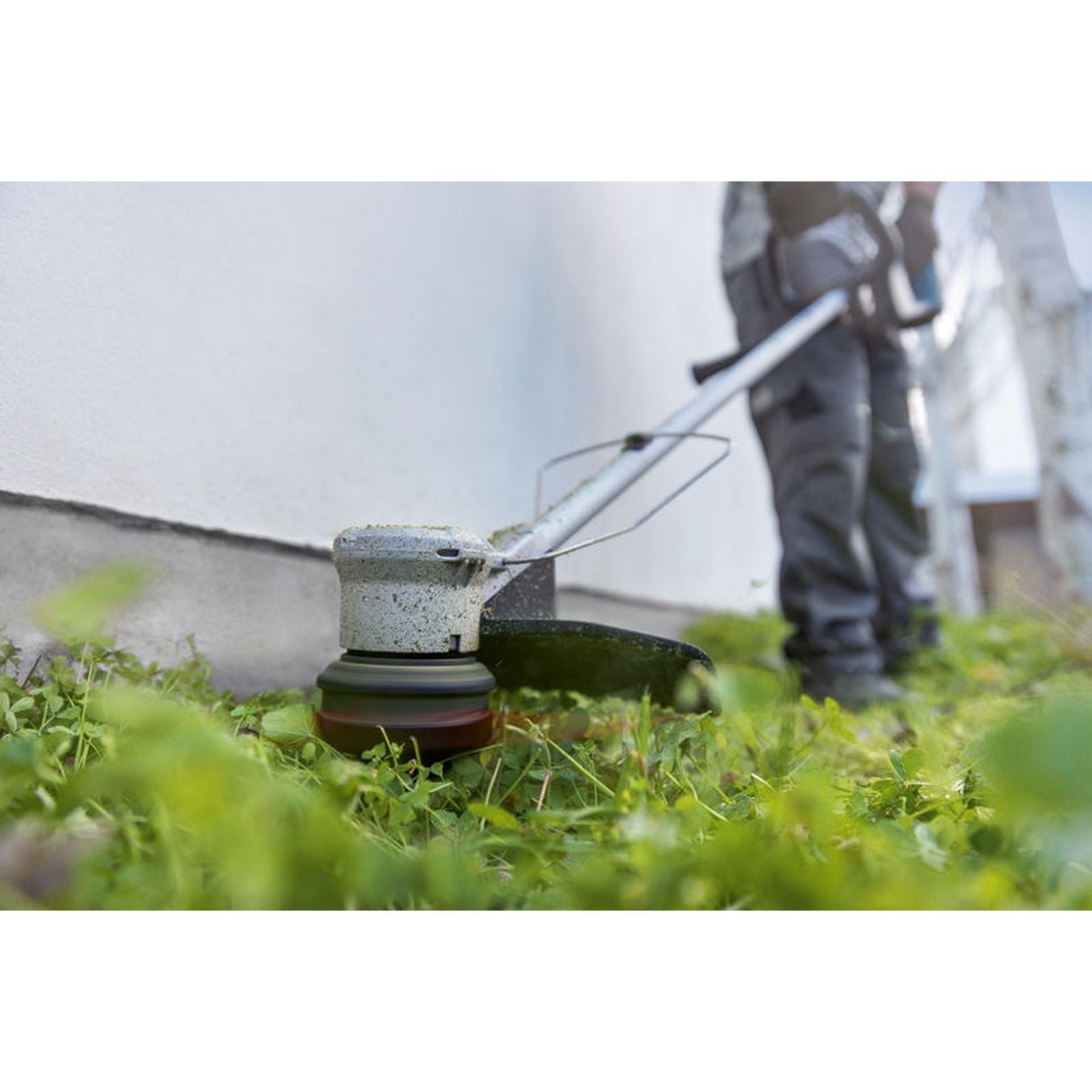 Bosch Akku-Rasentrimmer GRT 18V-33 #06008D0000
