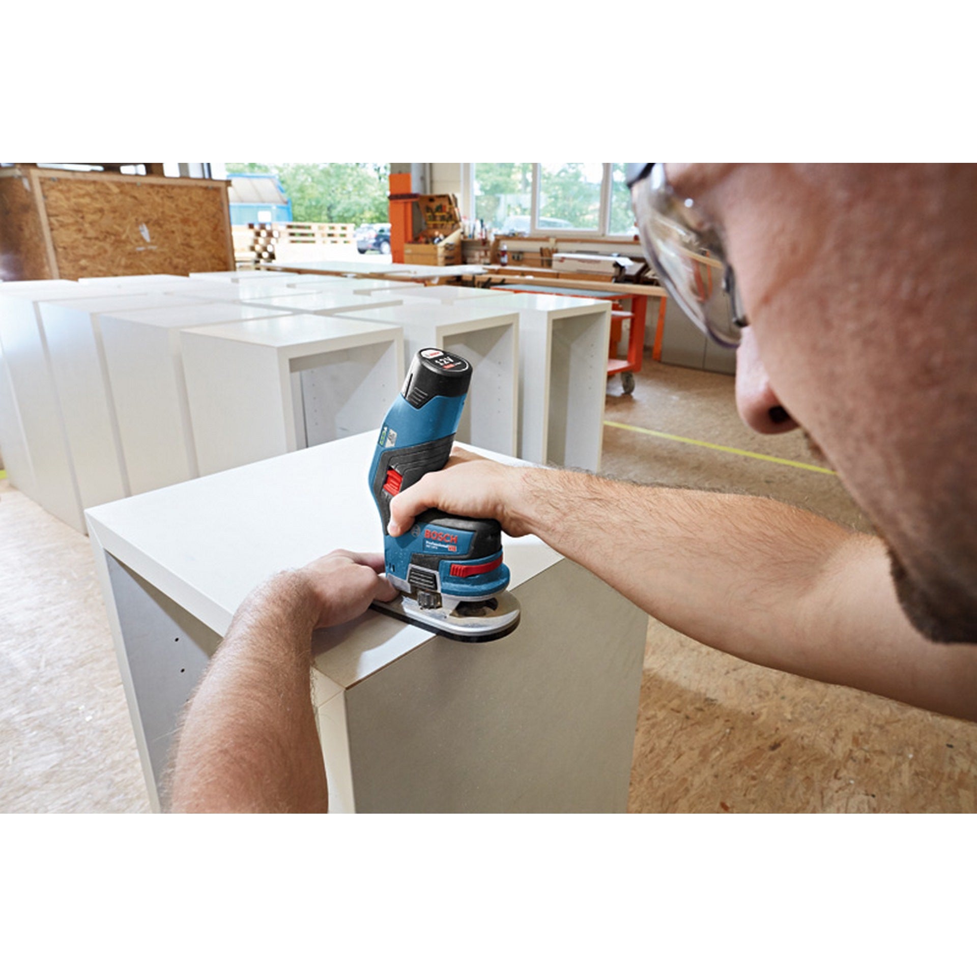 Bosch Akku-Kantenfräse GKF 12V-8, 2 x Akku GBA 12V 3.0Ah in L-BOXX #06016B0000