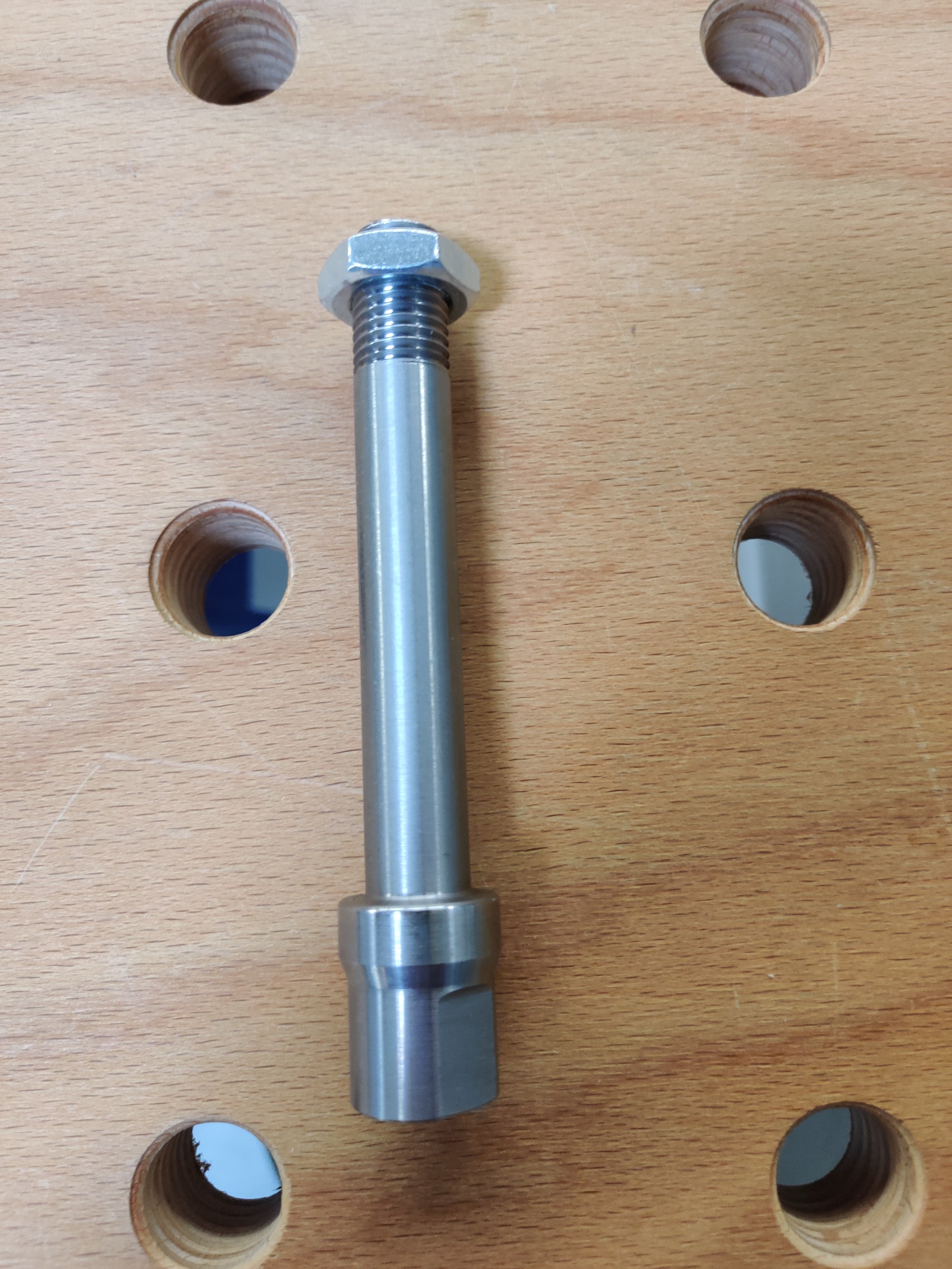 Aufnahmedorn D16mm für Winkelschleifer