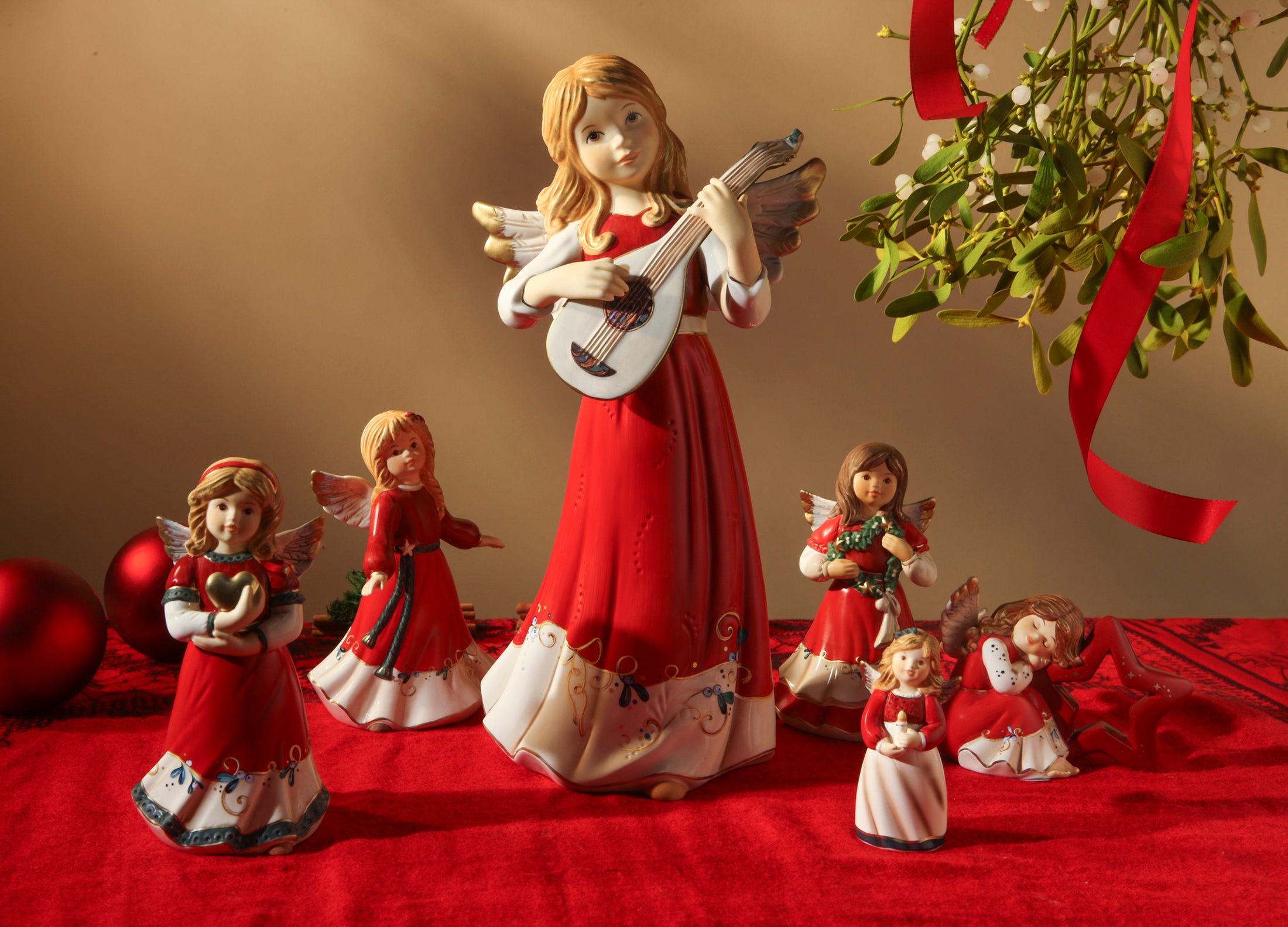 Engel "Himmlische Lautenklänge" 32,5cm (Christmas Mistletoe)