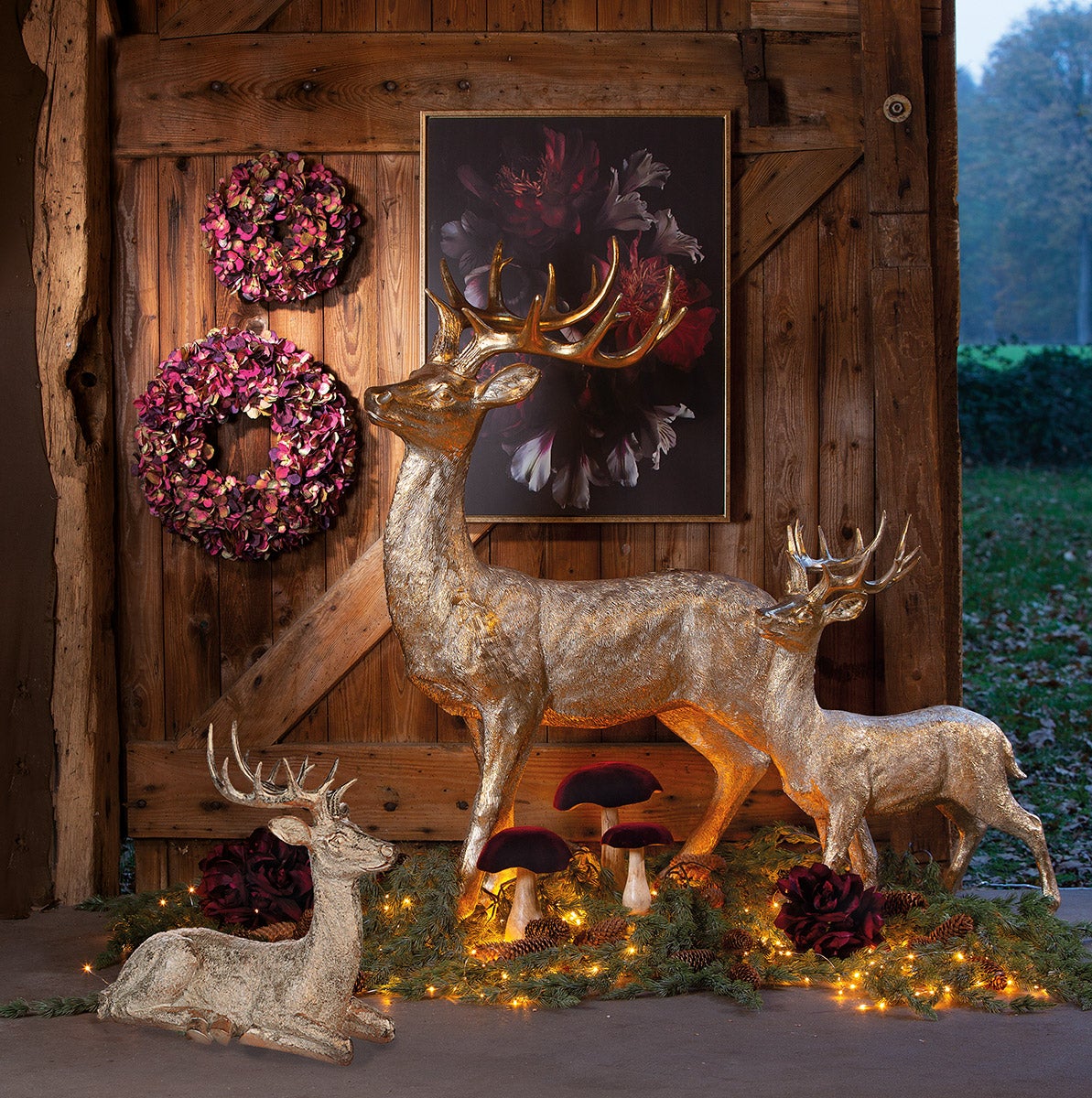 Hirsch "Raffael" 56cm goldfarben (Poly)
