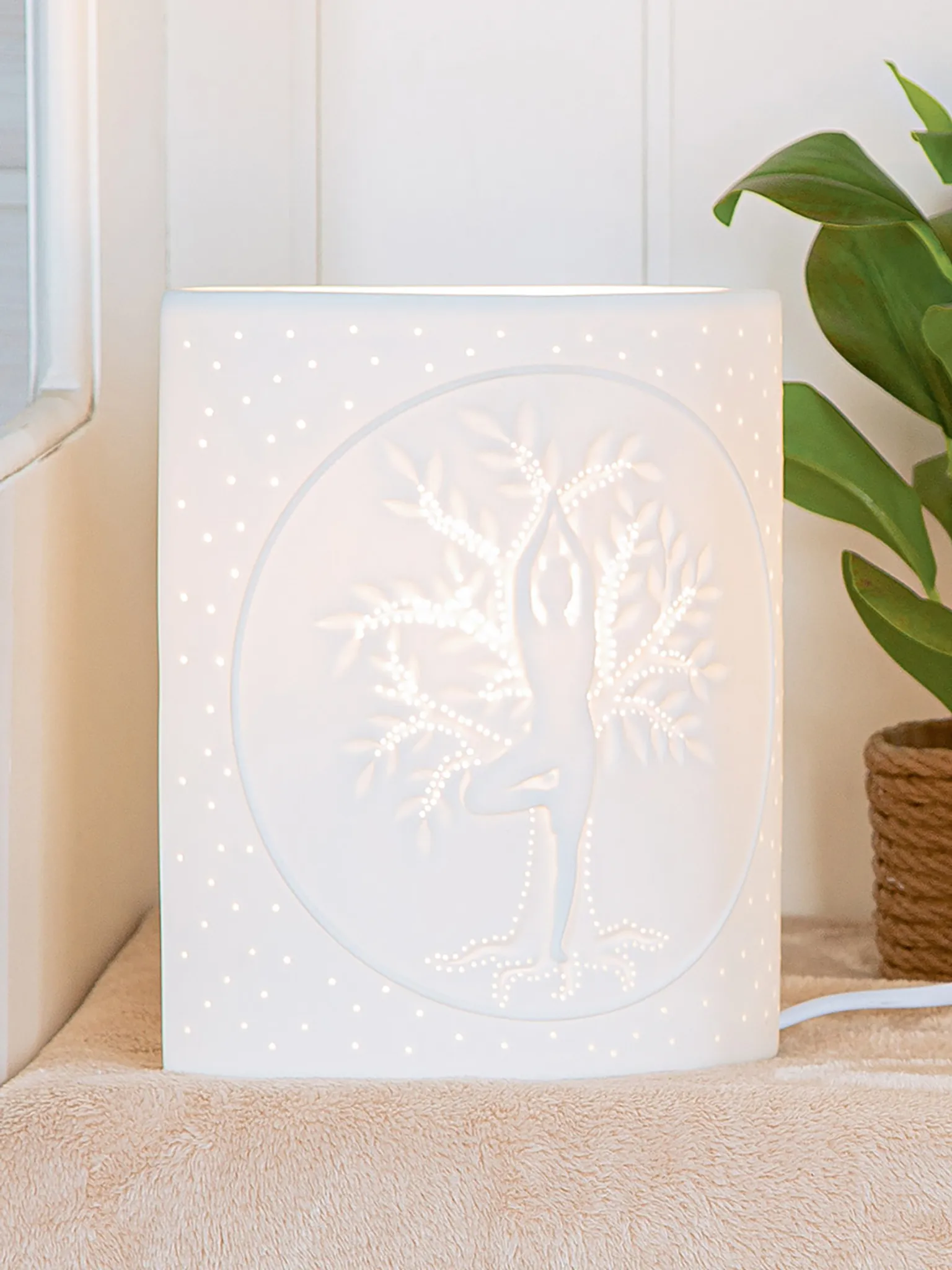 Leuchte "Namaste" klein Ellipse Porzellan