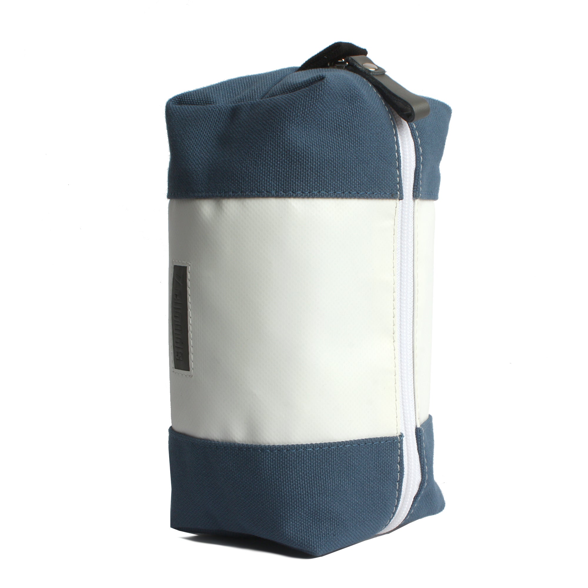 7clouds Necessaire Neceni 7.1 white-blue hochgestellt