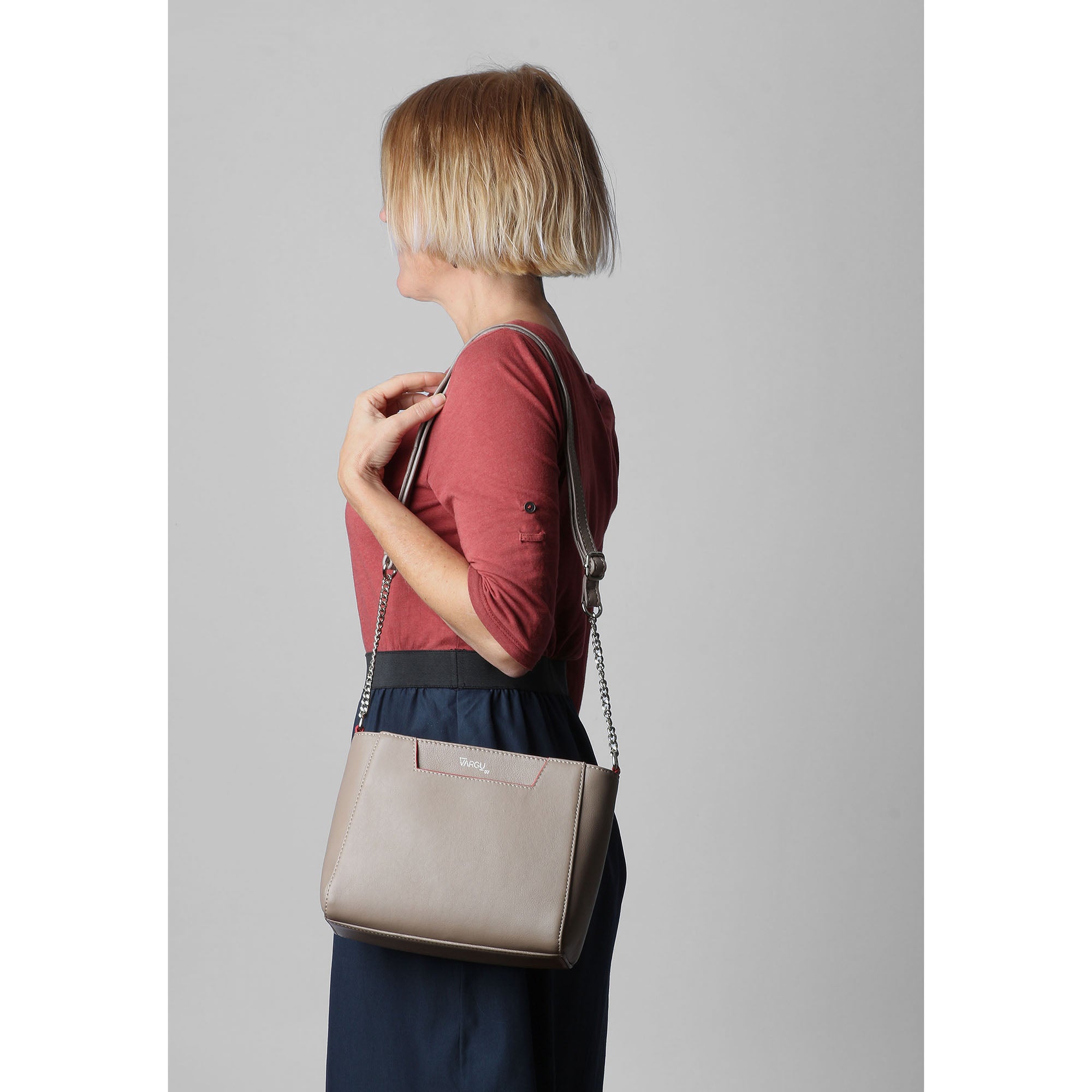 Vargu Akwoi 1 leather shoulder bag taupe mood