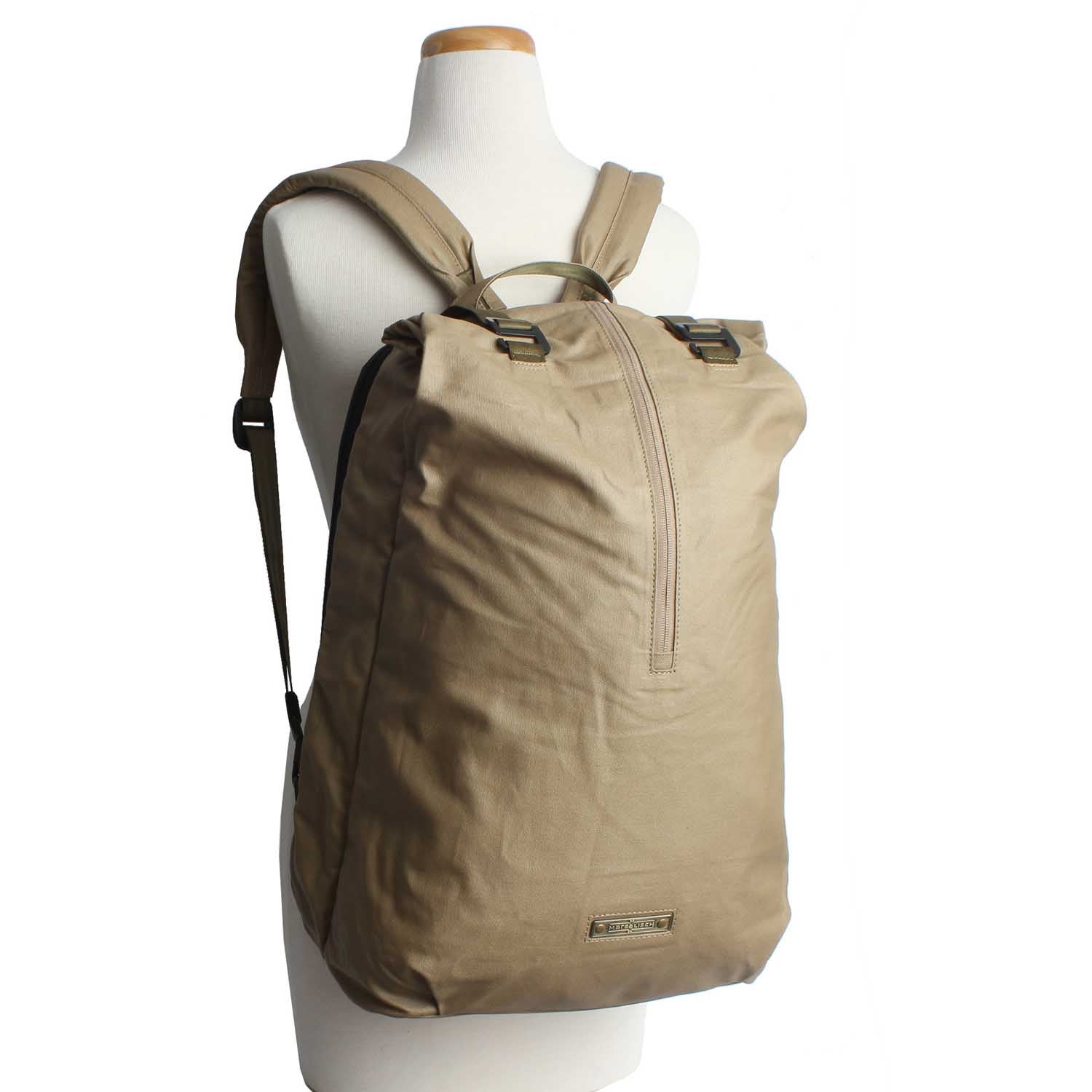 Margelisch Laptoprucksack Nemin 2 camel mit Puppe