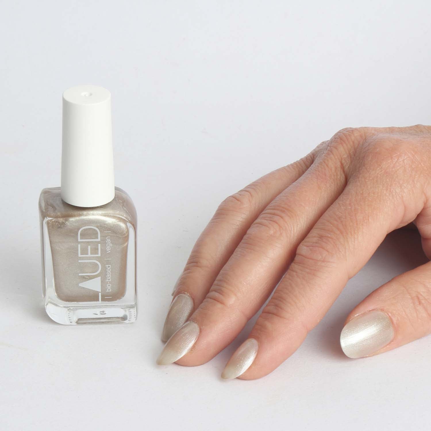 LAUED - nail polish - bio based - Glam 02 Laued nailpolish bio based vegan glam gold