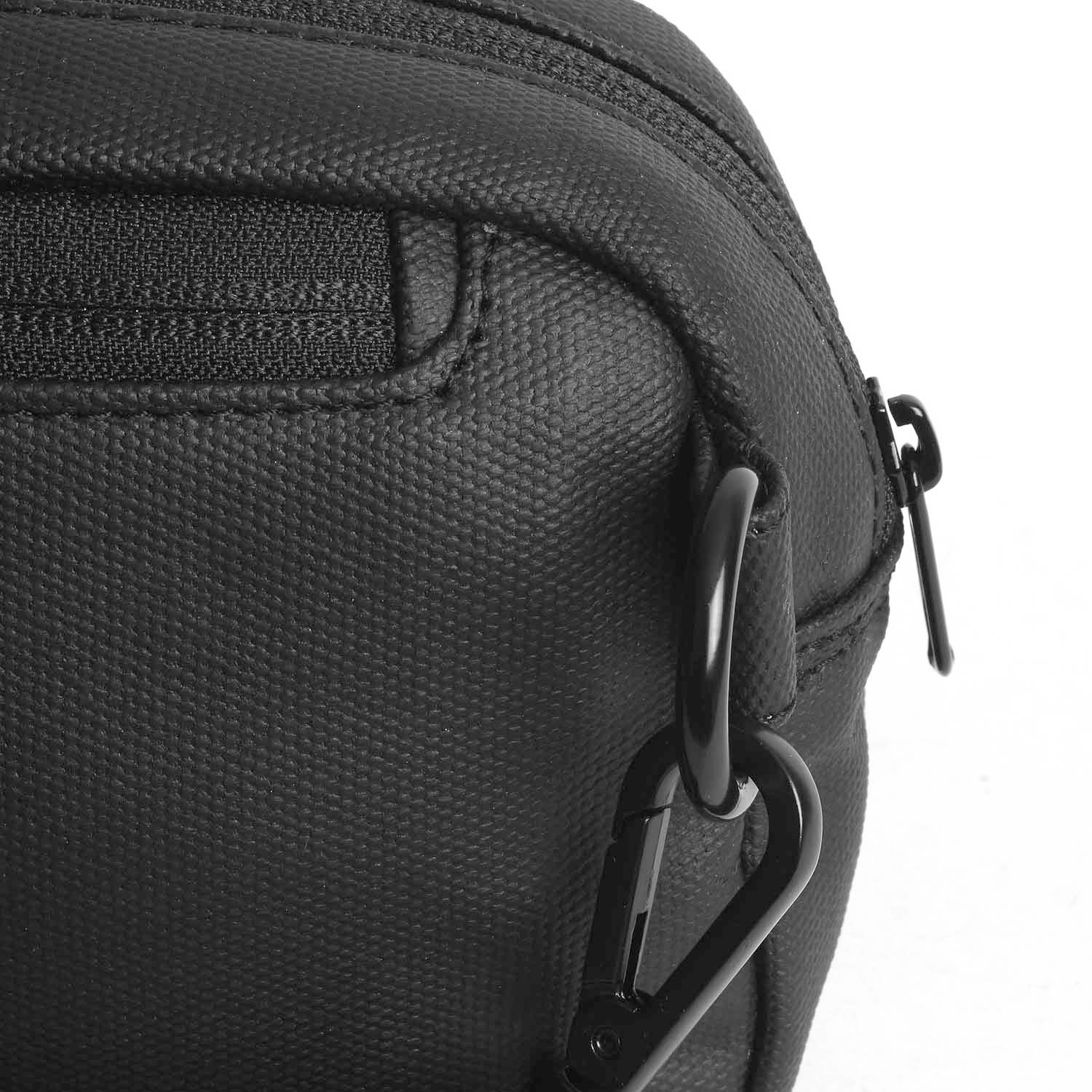 Margelisch Brusttasche Lowen 1 schwarz Detail