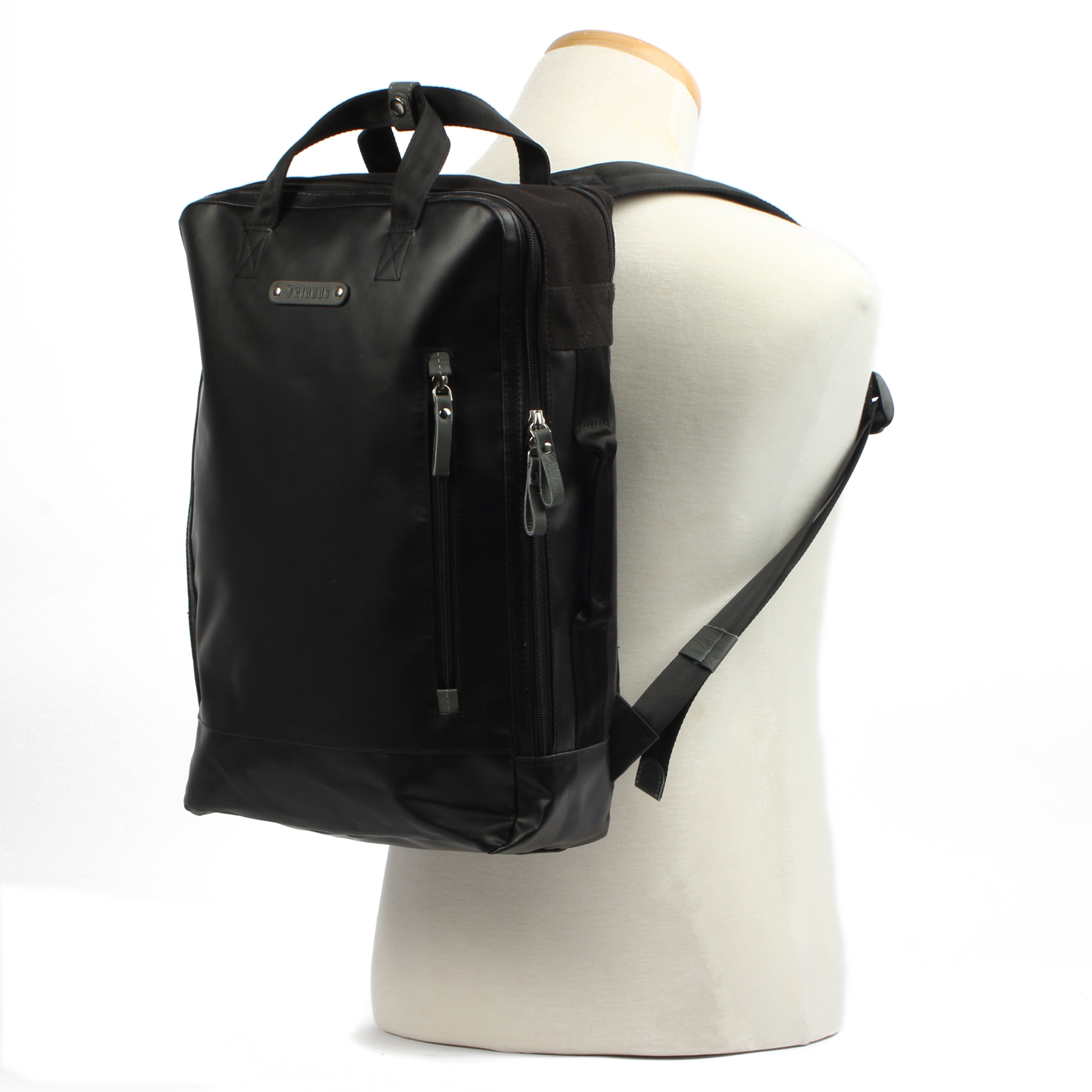 7clouds Agal 7.2 M black Laptoprucksack Puppe