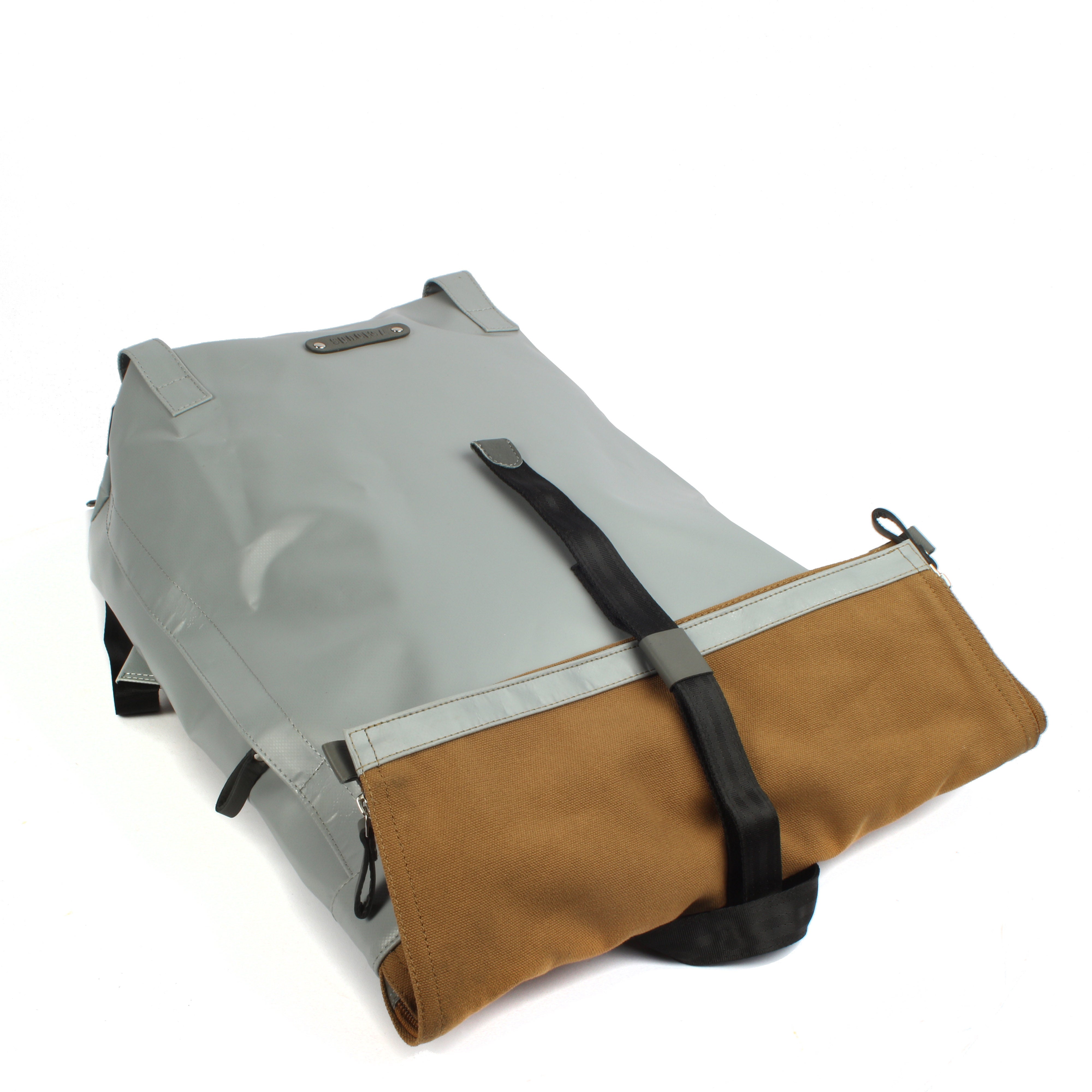 7clouds Sowe 7.4 grey-khaki-sustainable fold-top laptopbackpack-flat