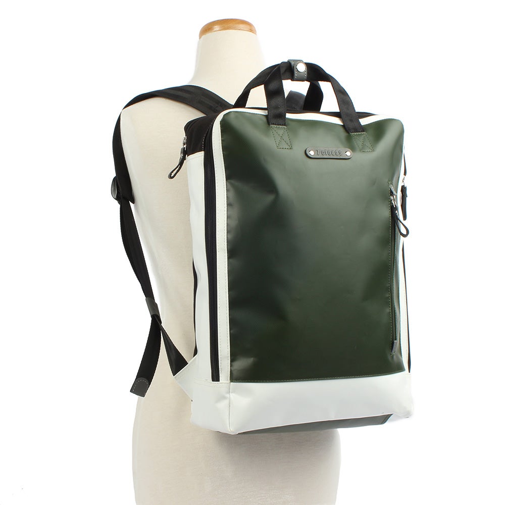 7clouds Agal 7.2 junglegreen-white Rucksack mit Puppe