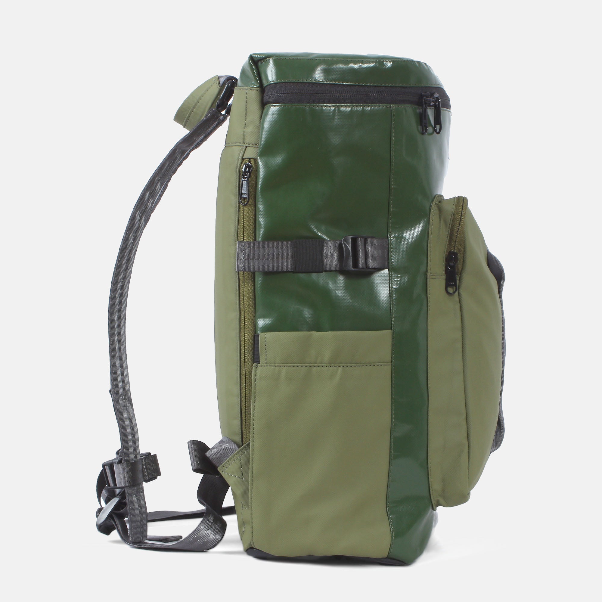 7clouds laptop backpack Heloy 7.1 jungle green-mud green side