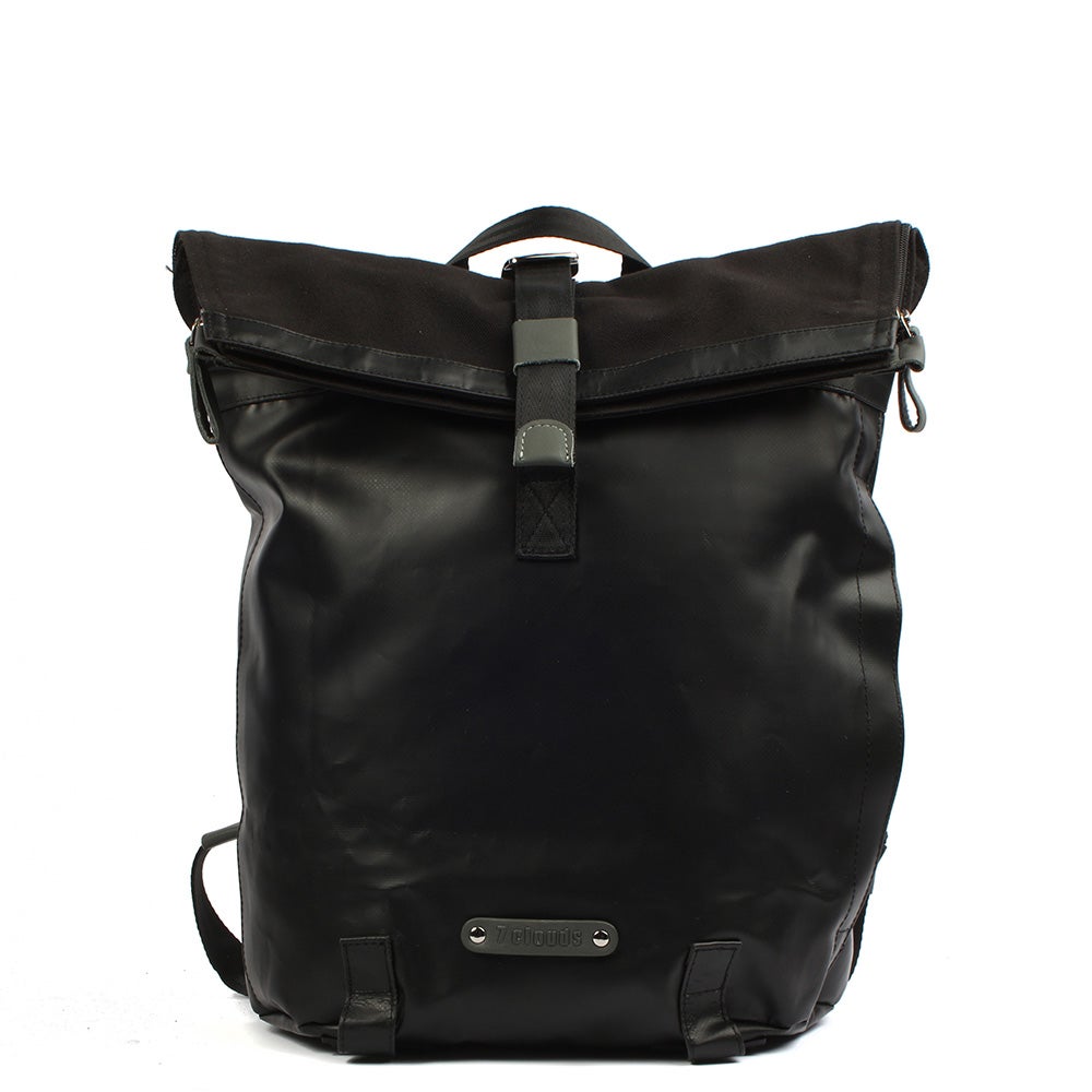 7clouds Dwars 7.4 black nachhaltiger Laptop Rolltoprucksack Front