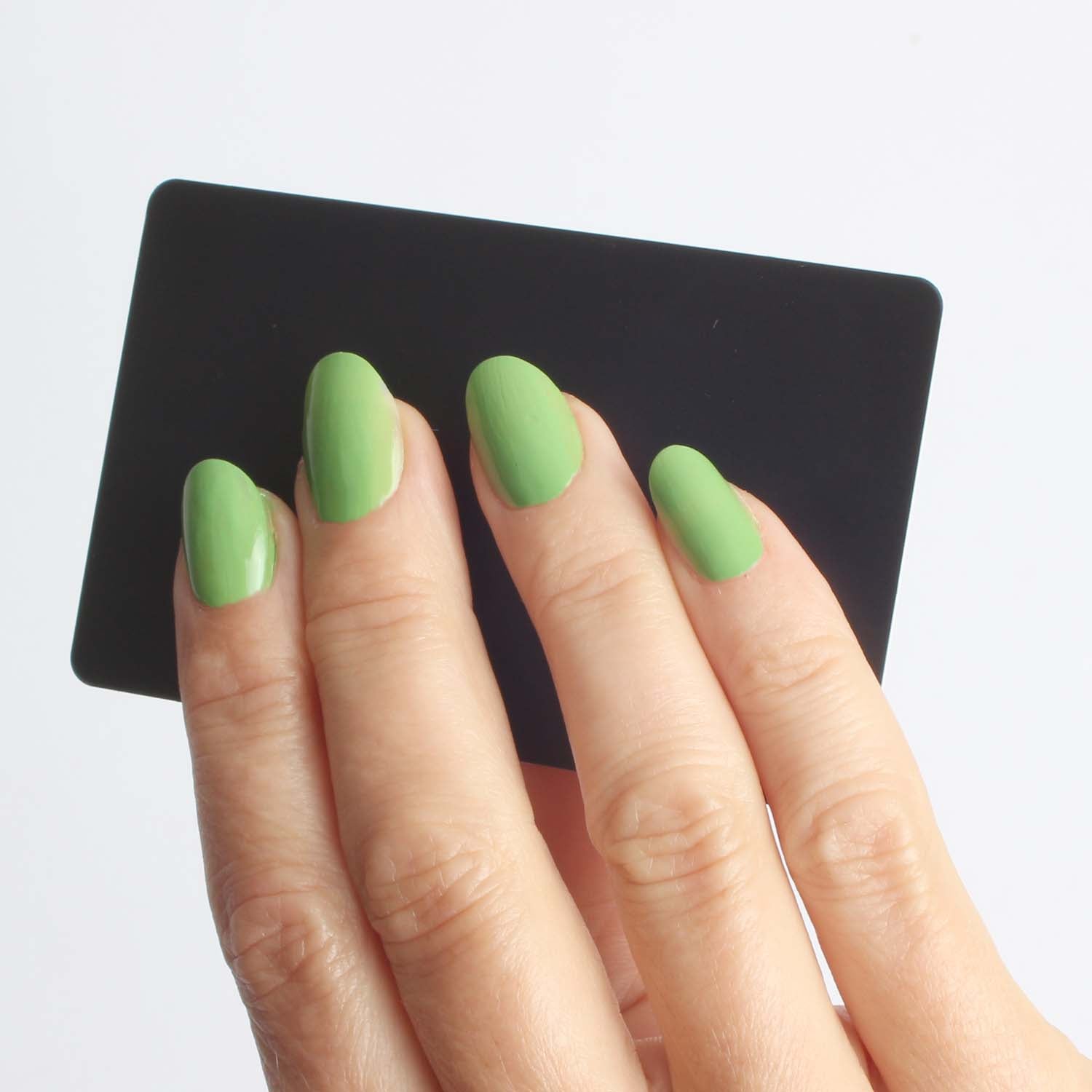 Laued nailpolish bio based vegan green