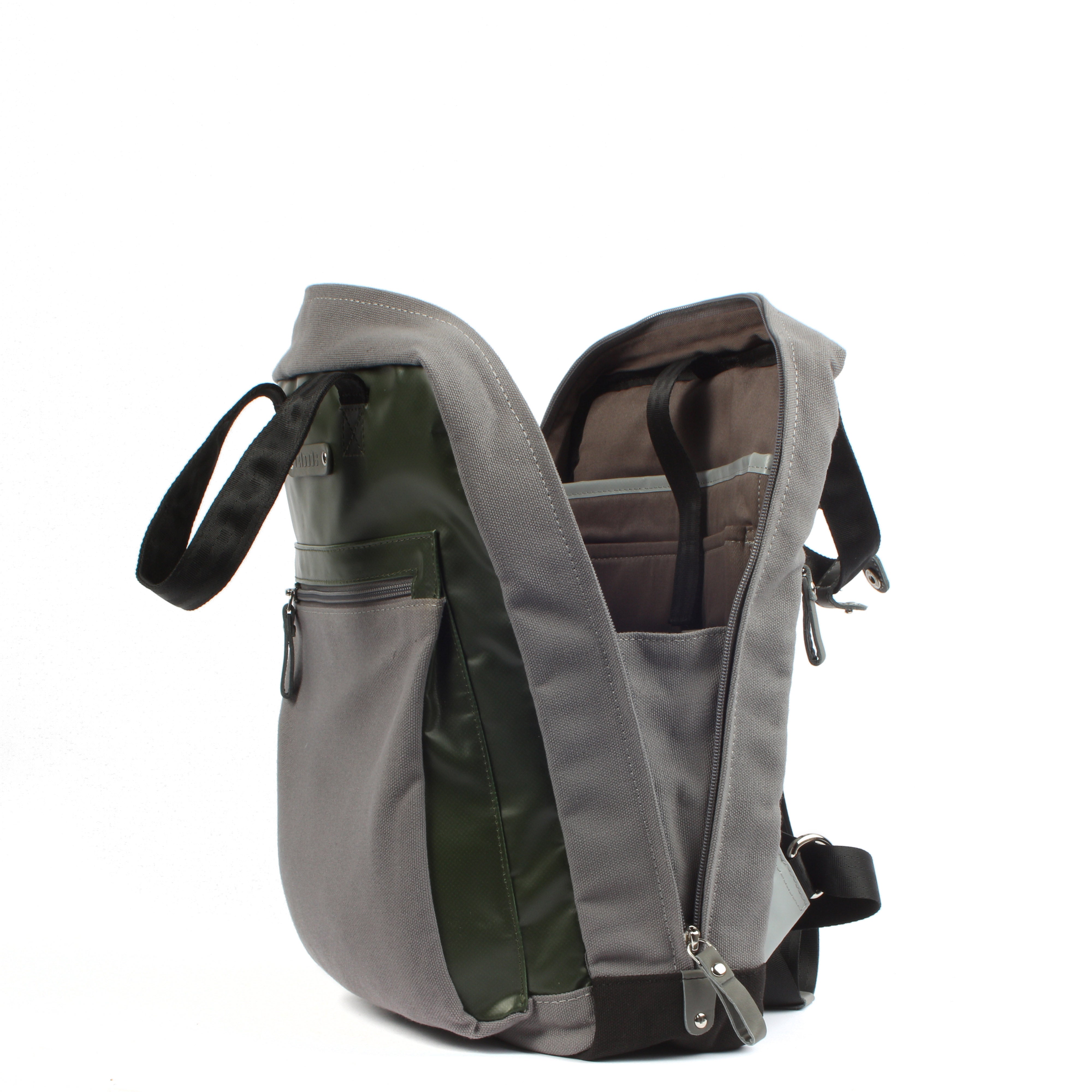 7clouds Neldem grey-junglegreen nachhaltiger Shopper-Laptoprucksack für Damen Seite offen