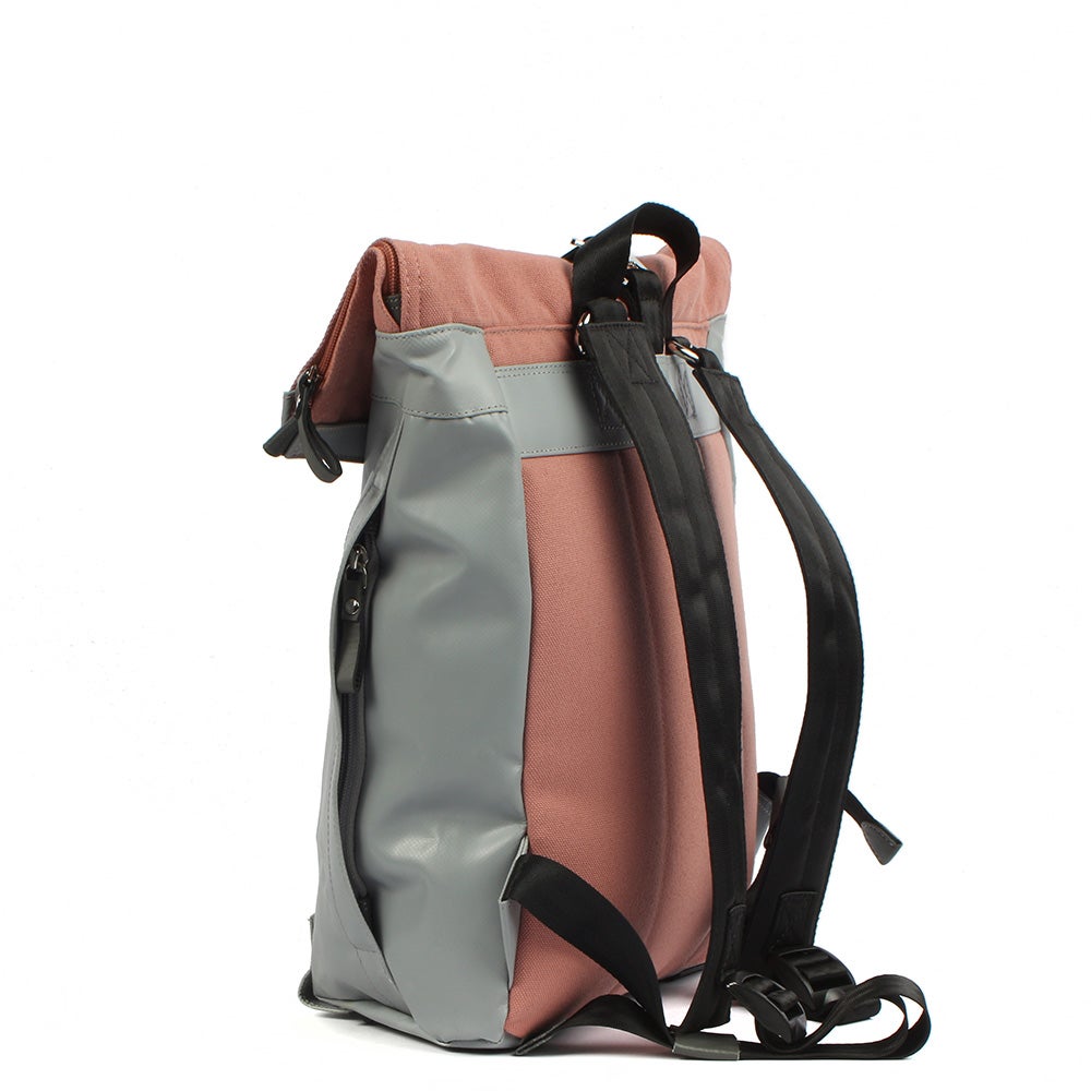 7clouds Dwars 7.4 grey-salmon sustainable rolltop lady backpack side