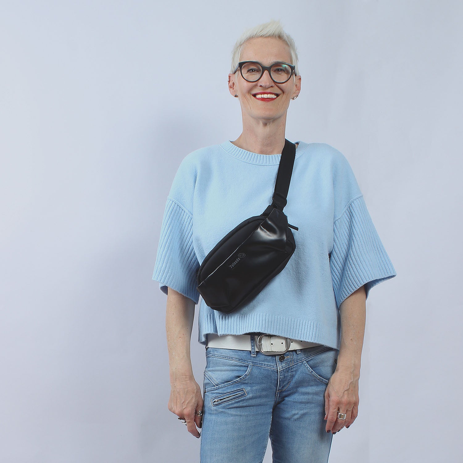 7clouds hip bag Hent 7.1 black with blond woman