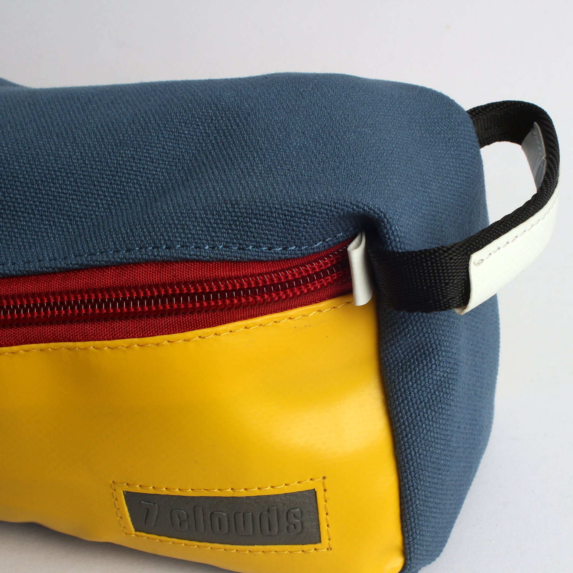 7clouds Necessaire Biucas 7.1 yellow-blue Detail