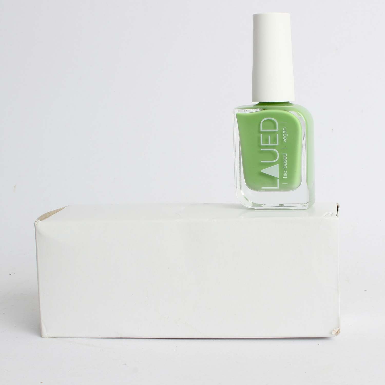 Laued nailpolish bio based vegan green