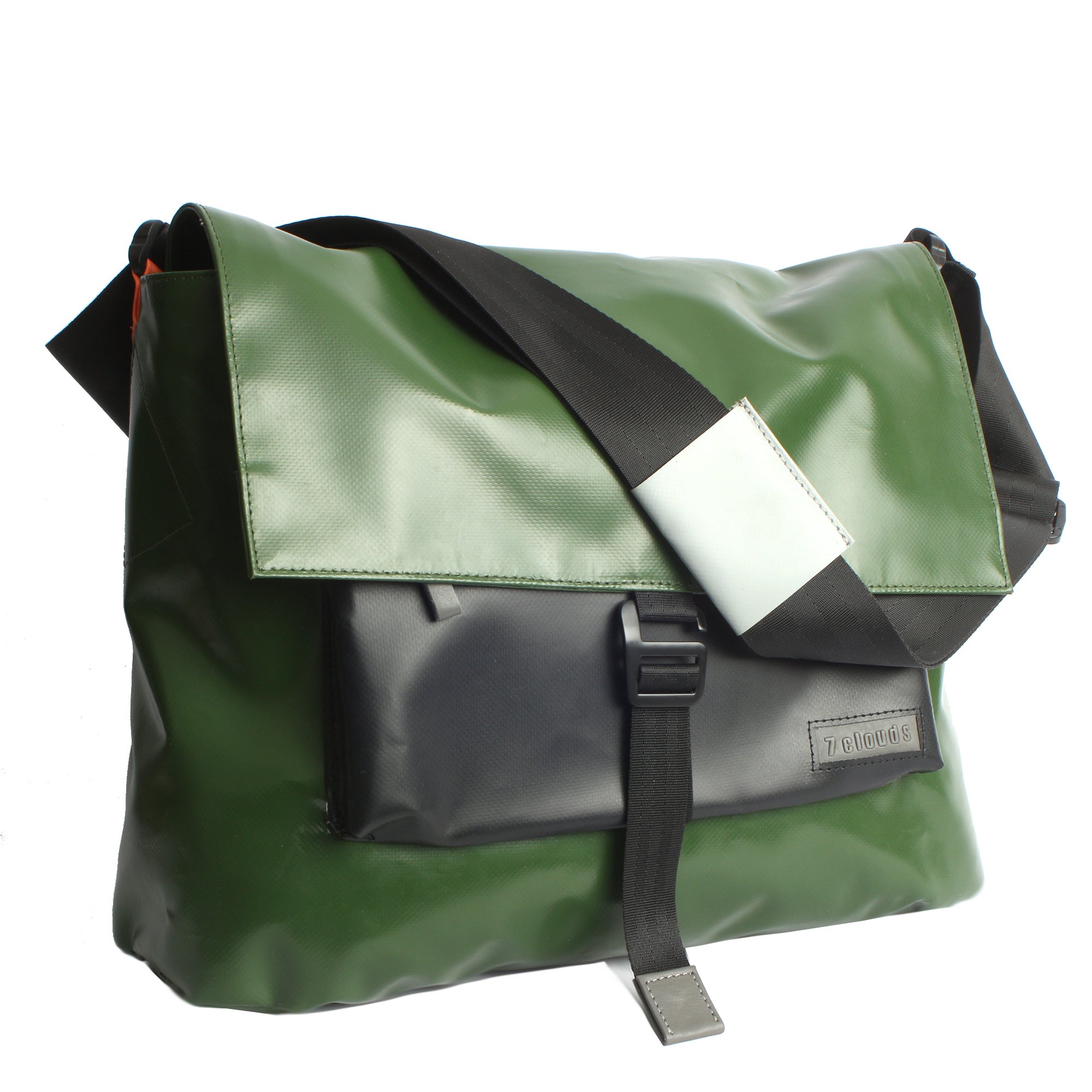 7clouds Kuriertasche Tego 7.4 junglegreen-black Seite