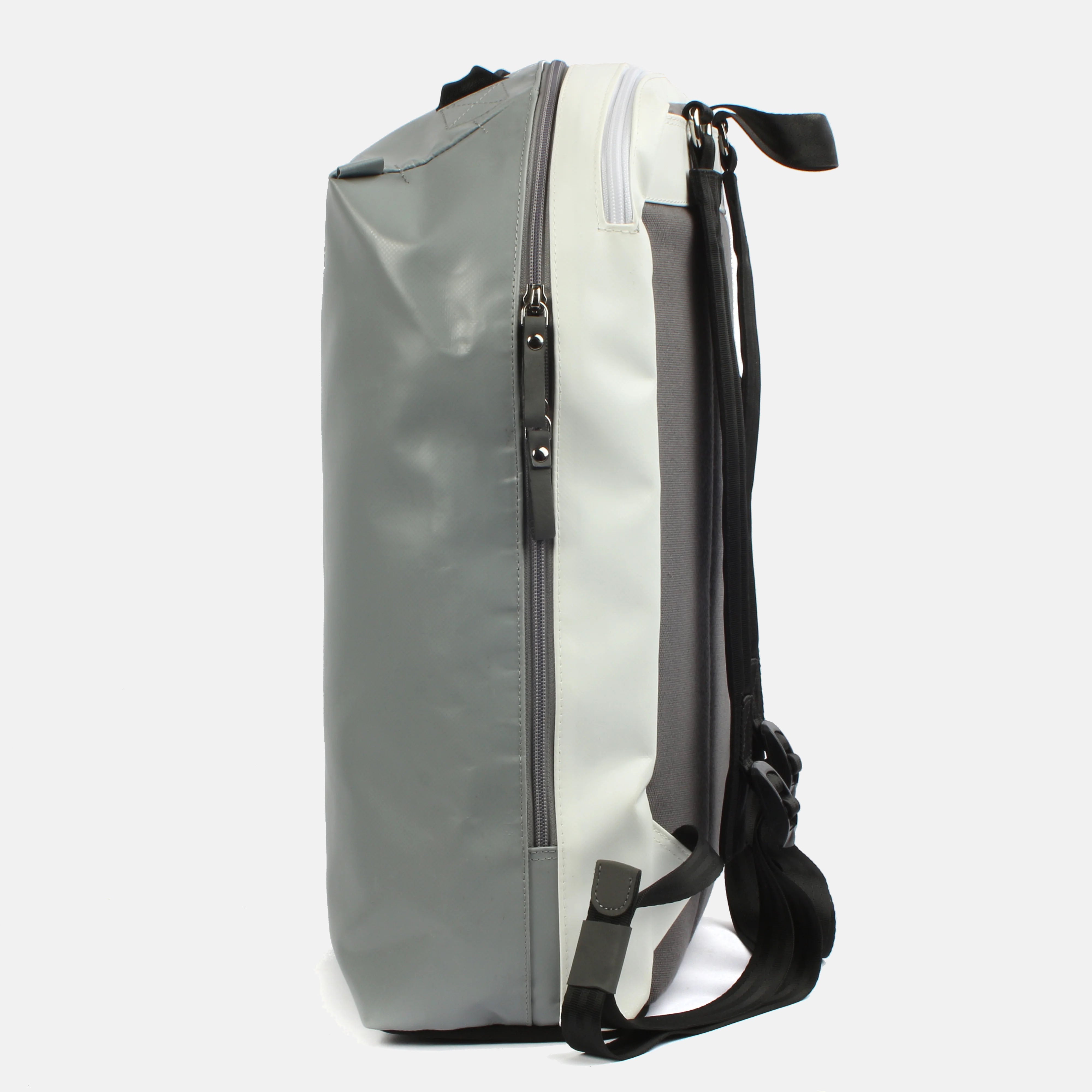 7clouds Lenis 7.1_grey-white_side 7clouds Lenis 7.1 grey-white nachhaltiger Laptoprucksack im V-Design für Studenten-Seite
