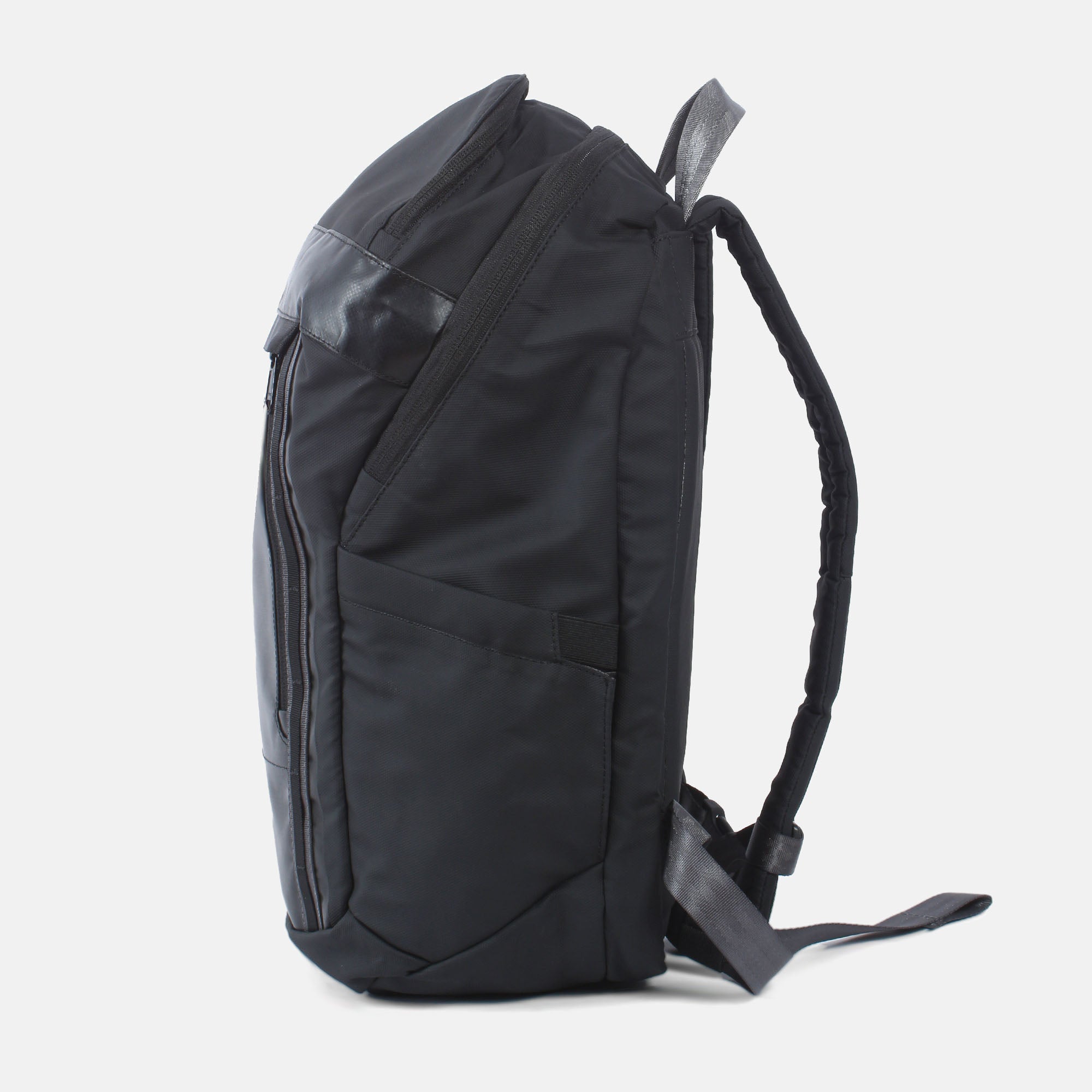 Suno 7.1 black laptop backpack side view
