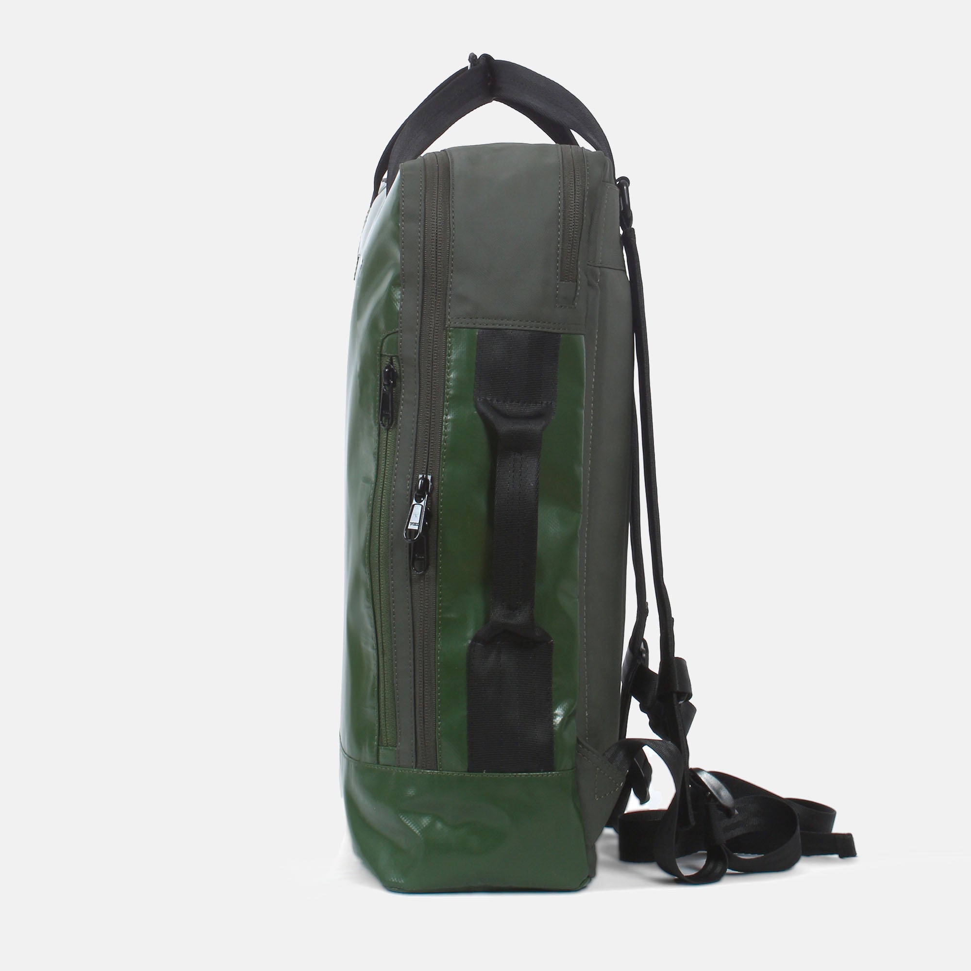 Rucksack Agal 7.3-M jungle green Ansicht Seite mit Griff