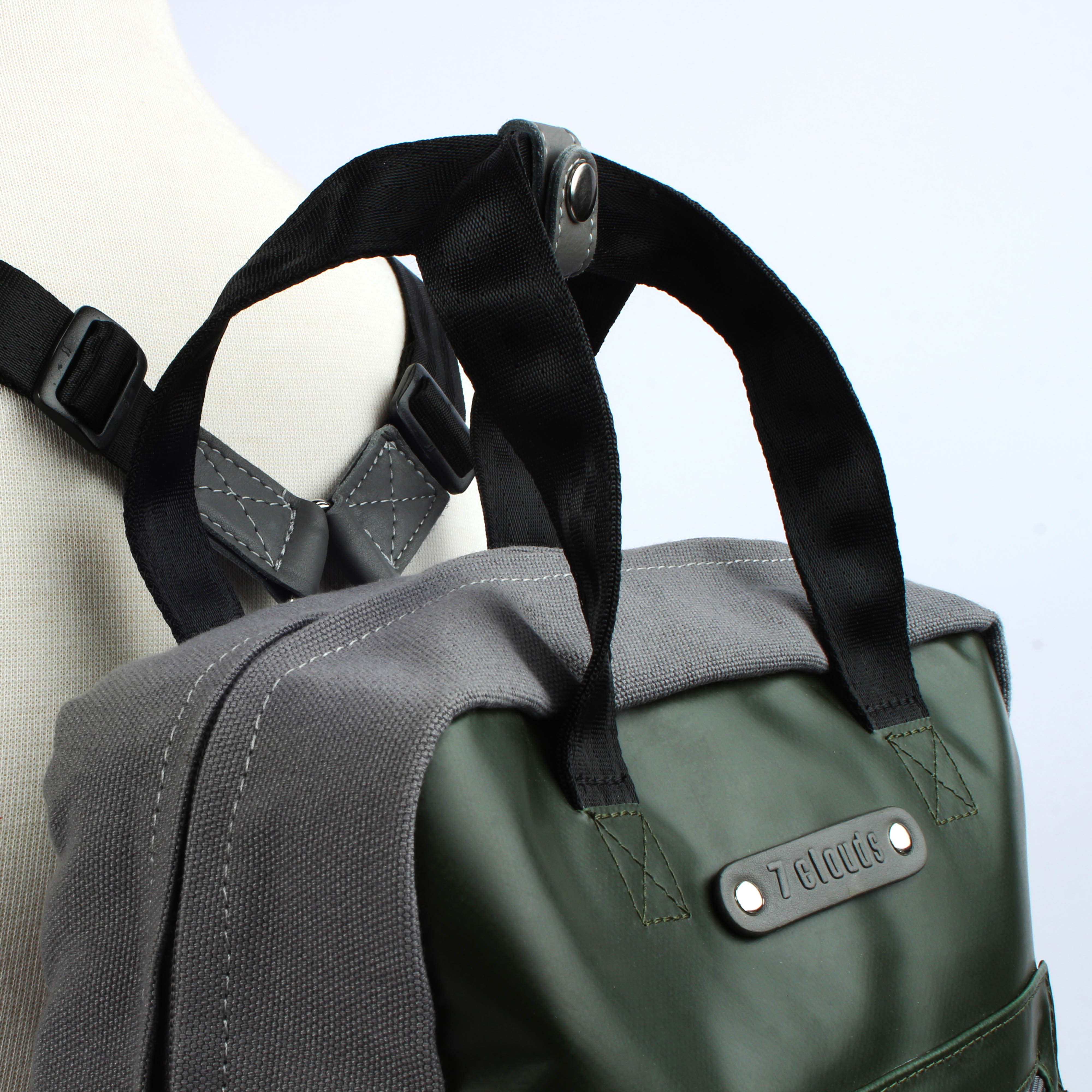 7clouds Neldem 7.2 grey-junglegreen sustainable lady shopper-laptopbackpack handles