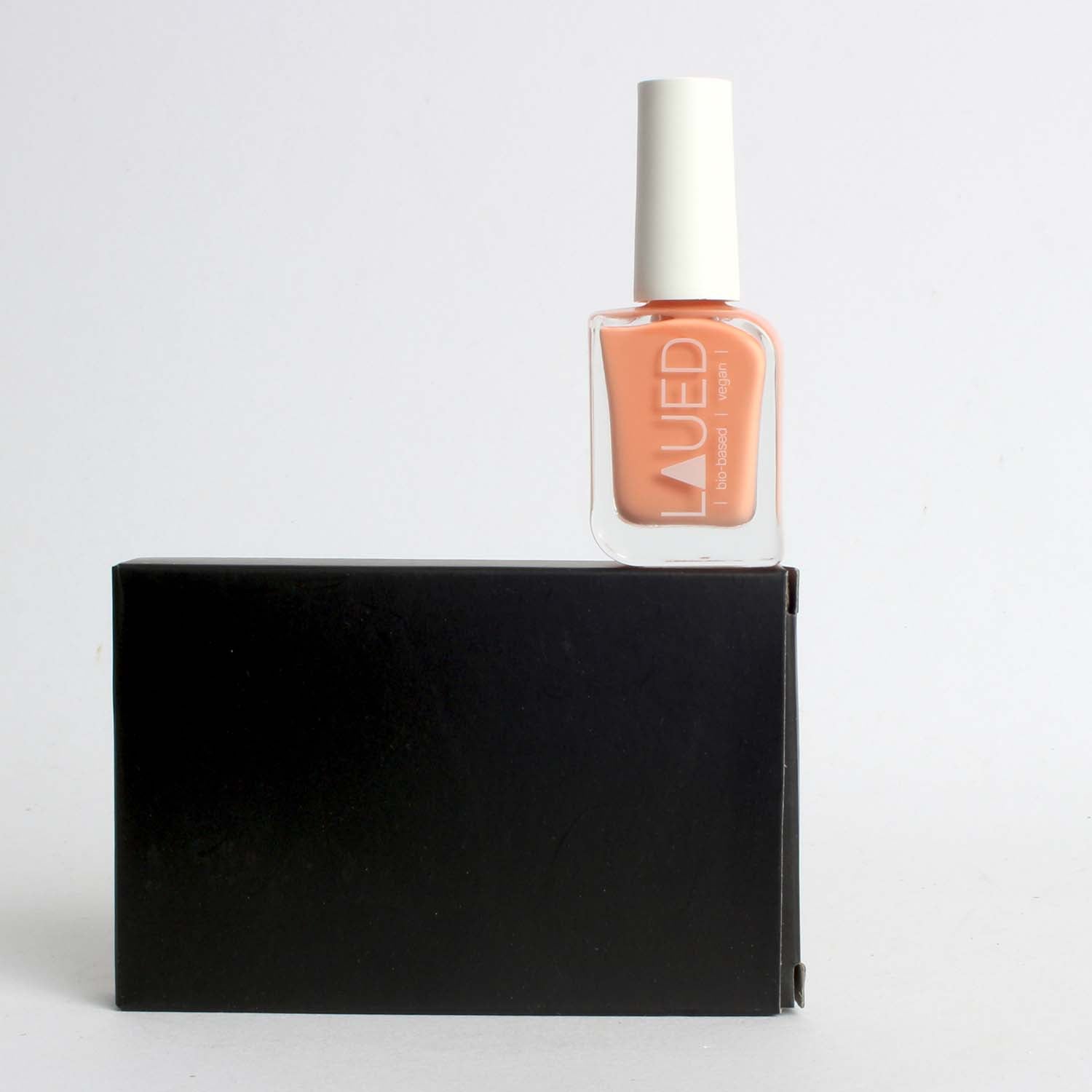 Laued nailpolish bio based vegan ground melon orange