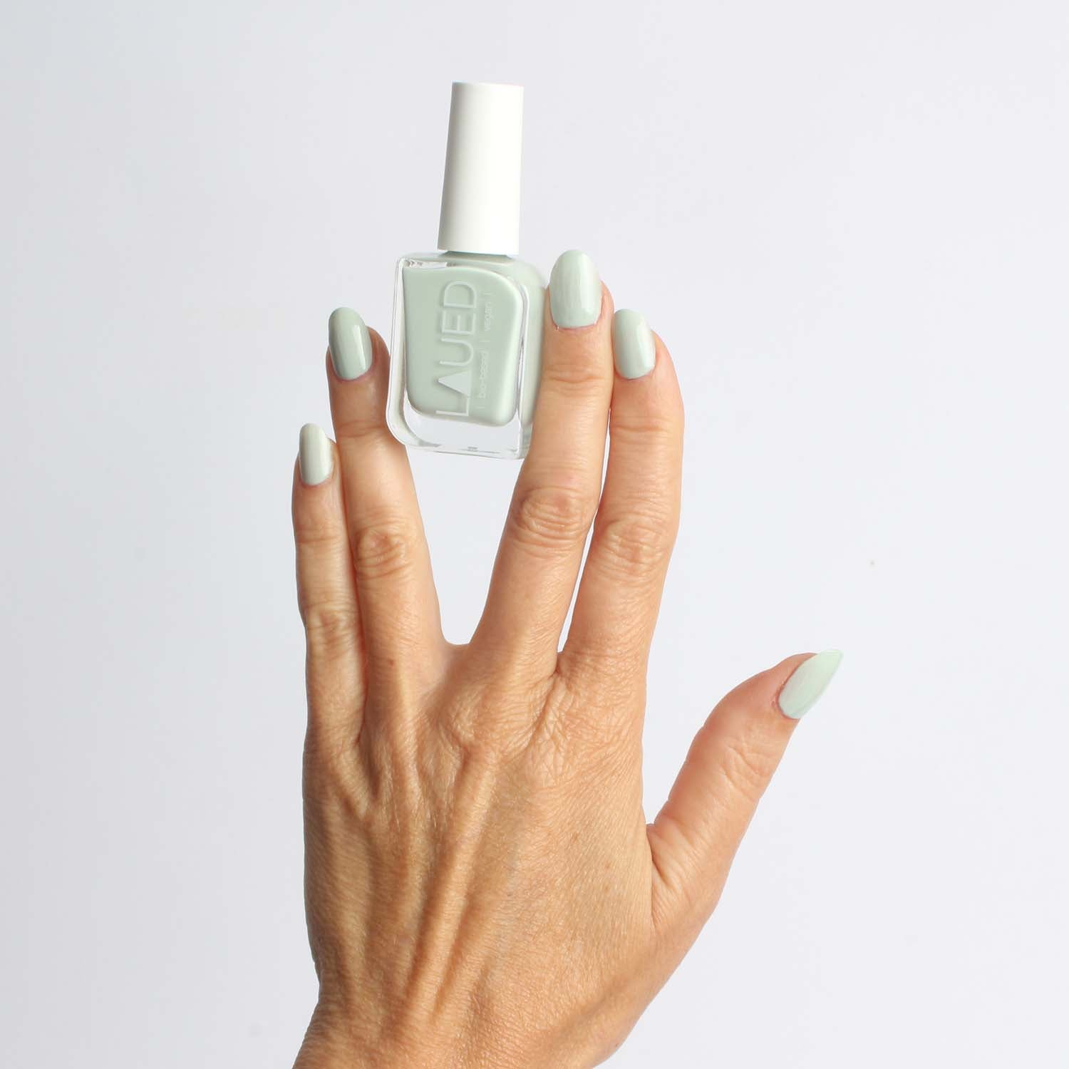 Laued nailpolish bio based vegan green