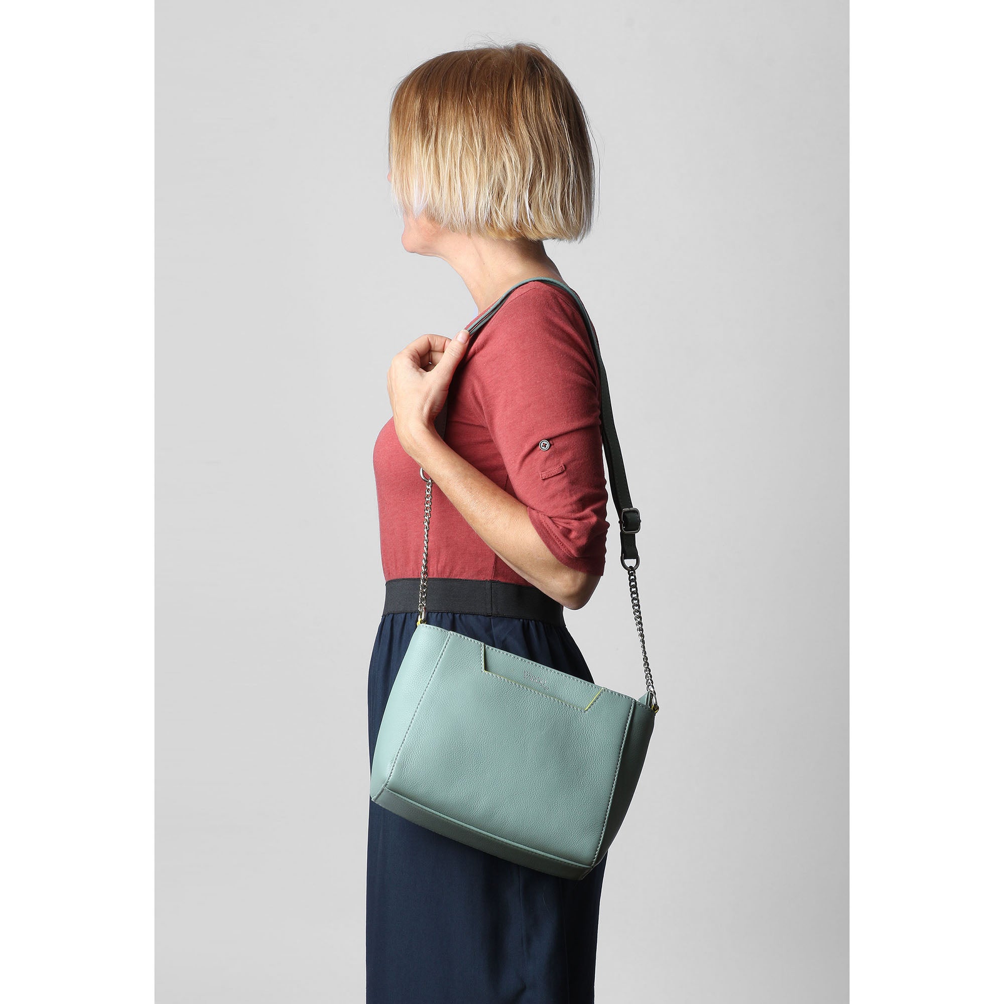 Vargu Akwoi 1 leather shoulder bag mint mood