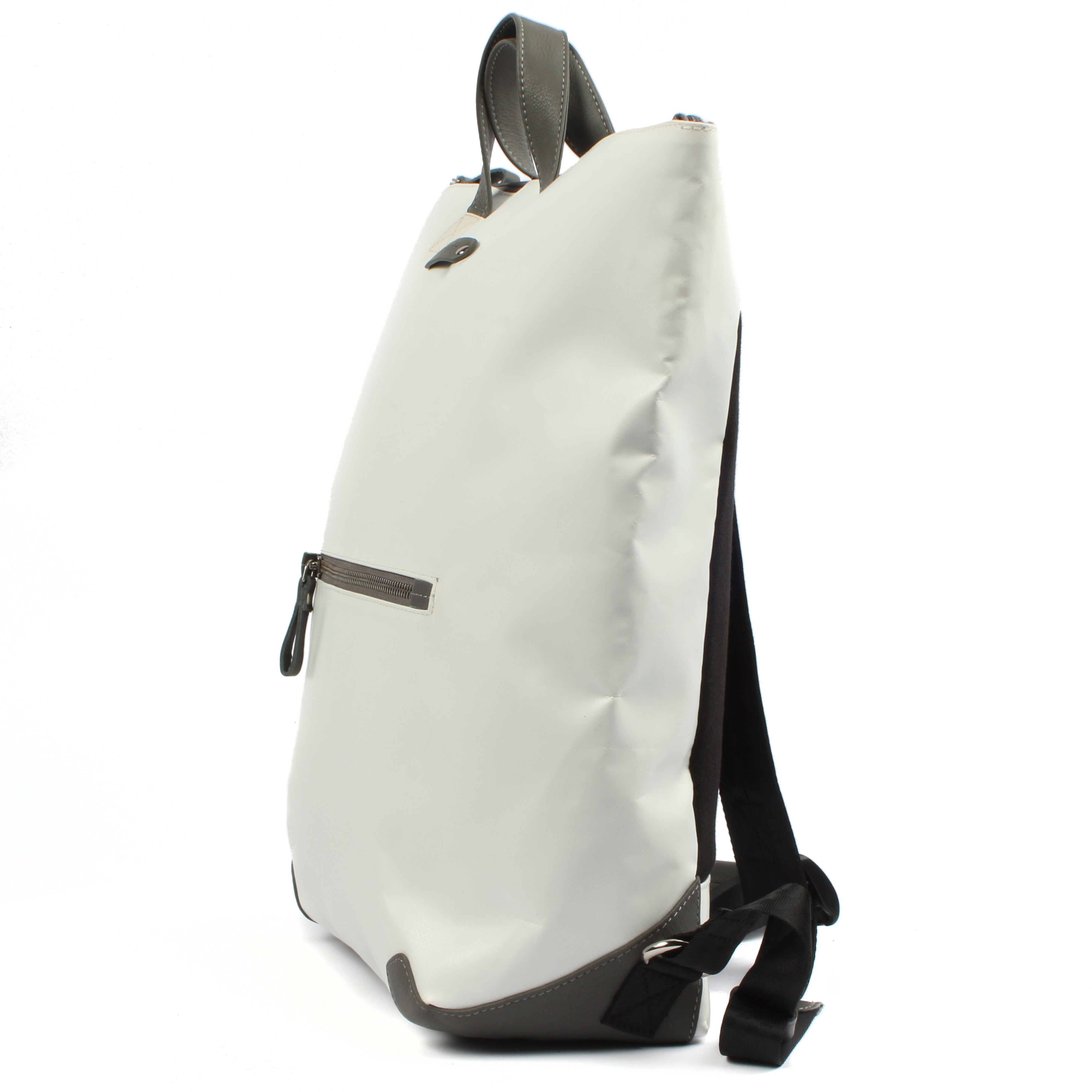 7clouds Shams 7.4 white-Designer Laptoprucksack für modische Frauen-Seite