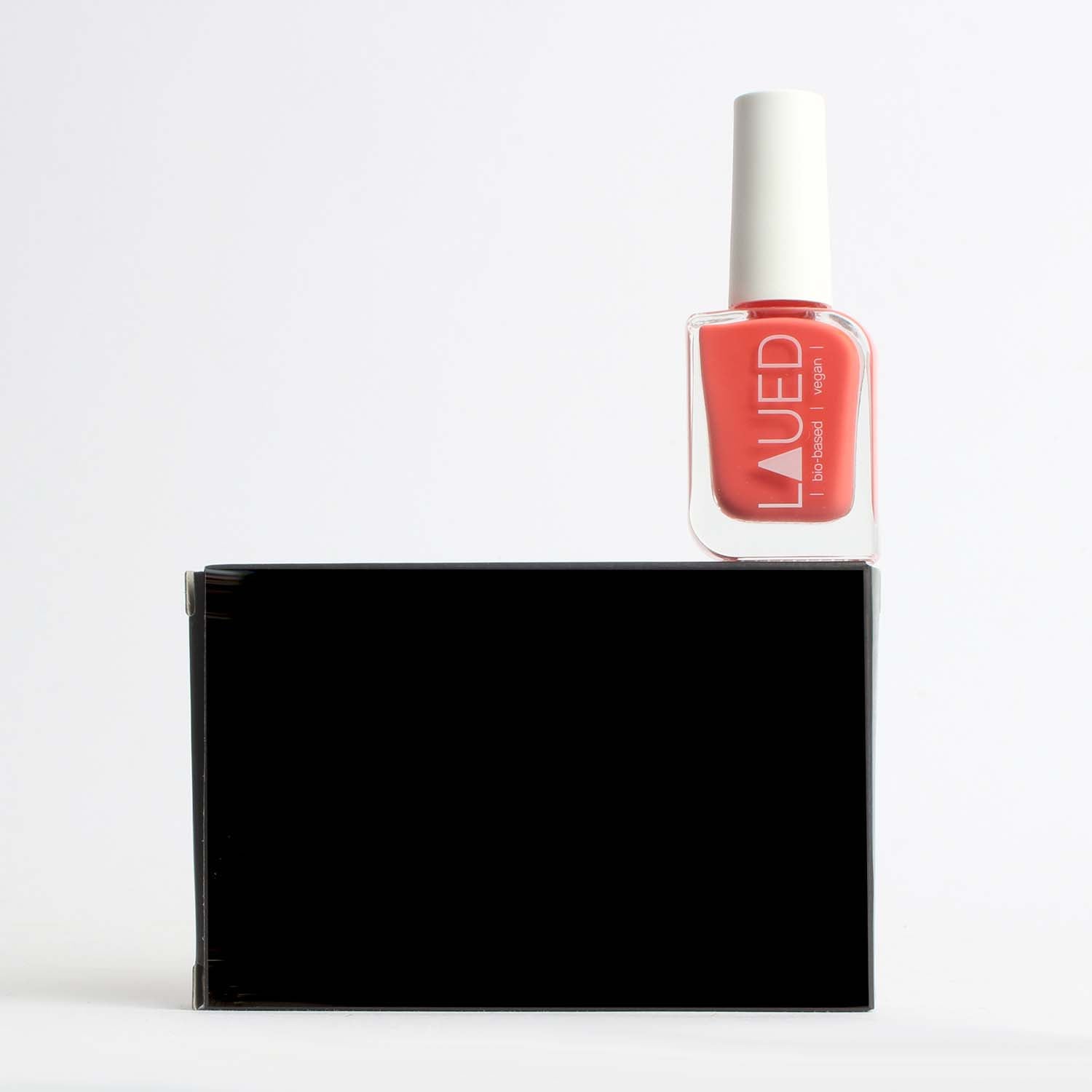 Laued nailpolish bio based vegan red