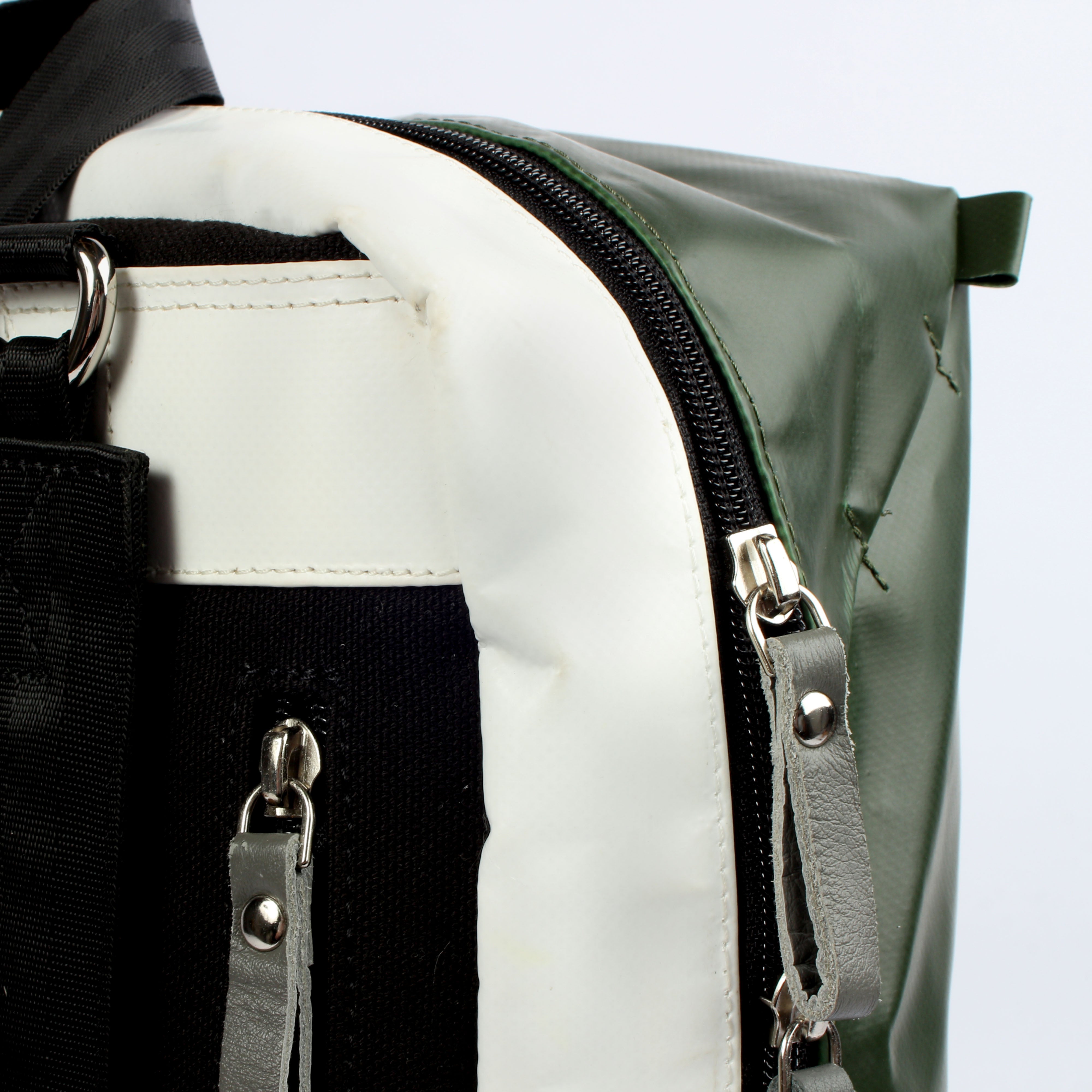 7clouds Novis 7.1_junglegreen-white_detail 7clouds Novis 7.1 junglegreen-white Stadtrucksack Detail