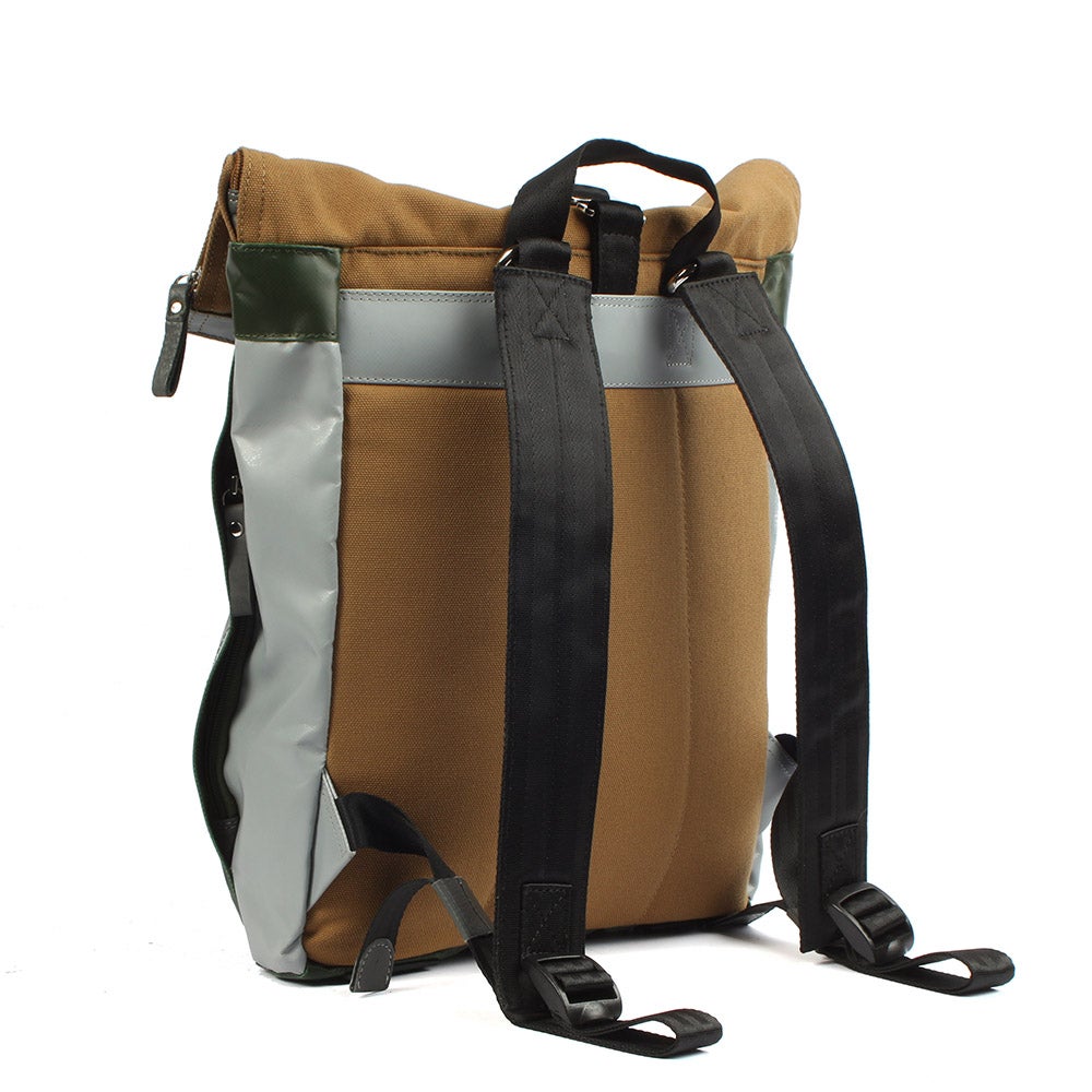 7clouds Dwars 7.4 junglegreen-grey-khaki sustainable lady rolltopbackpack with RPET recycled PET bottles- back