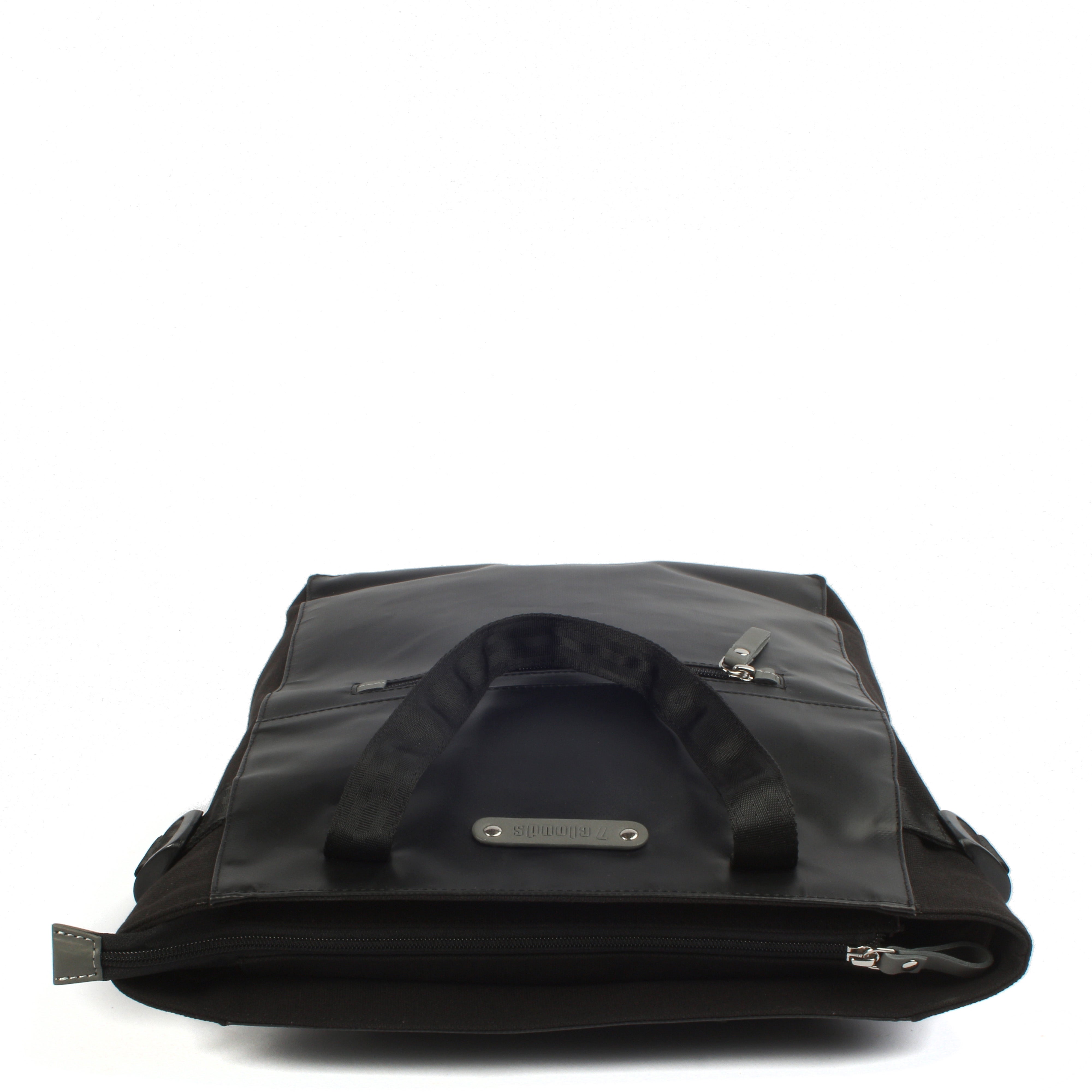 7clouds Mendo 7.4 black-sustainable shoper-backpack for ladies-flat