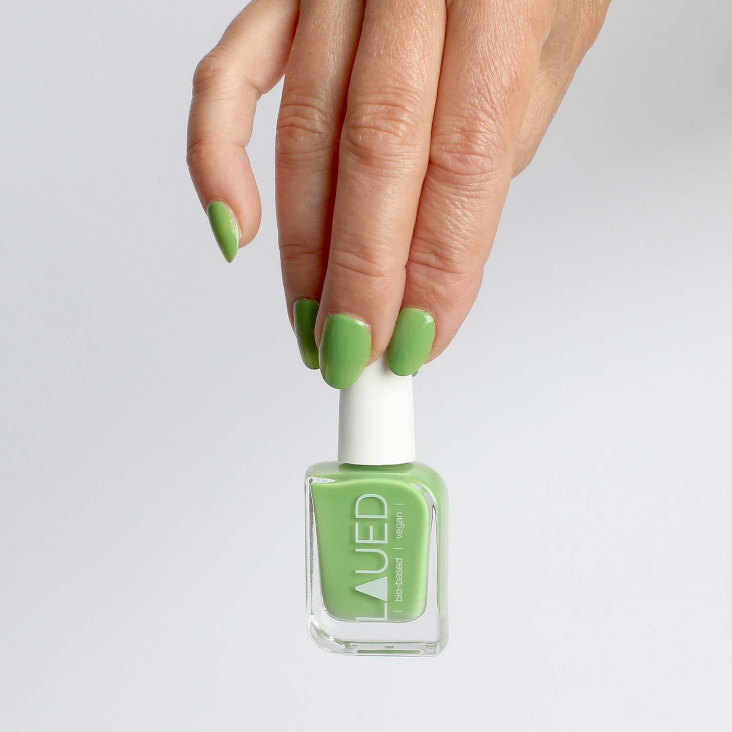 Laued nailpolish bio based vegan green