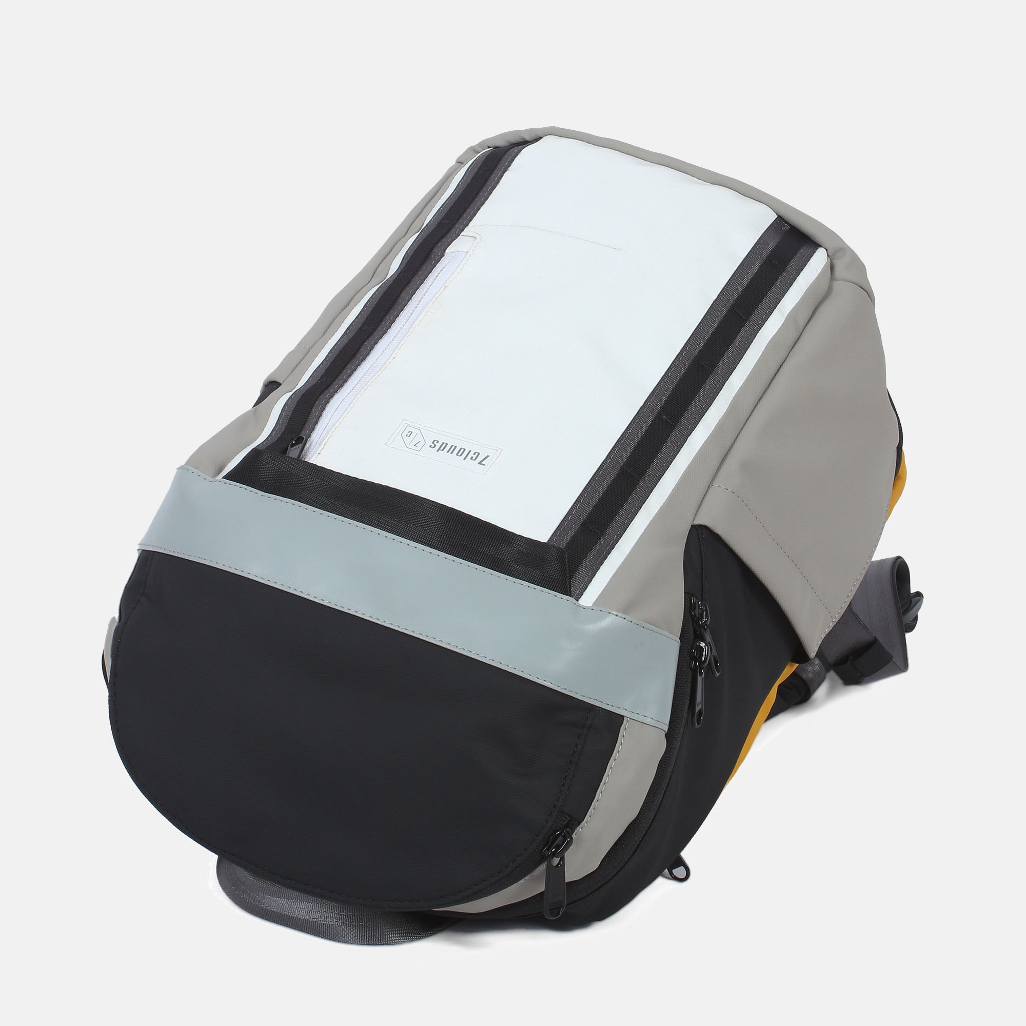 Rucksack Tike 7.1 white-fog grey von 7clouds flach liegend