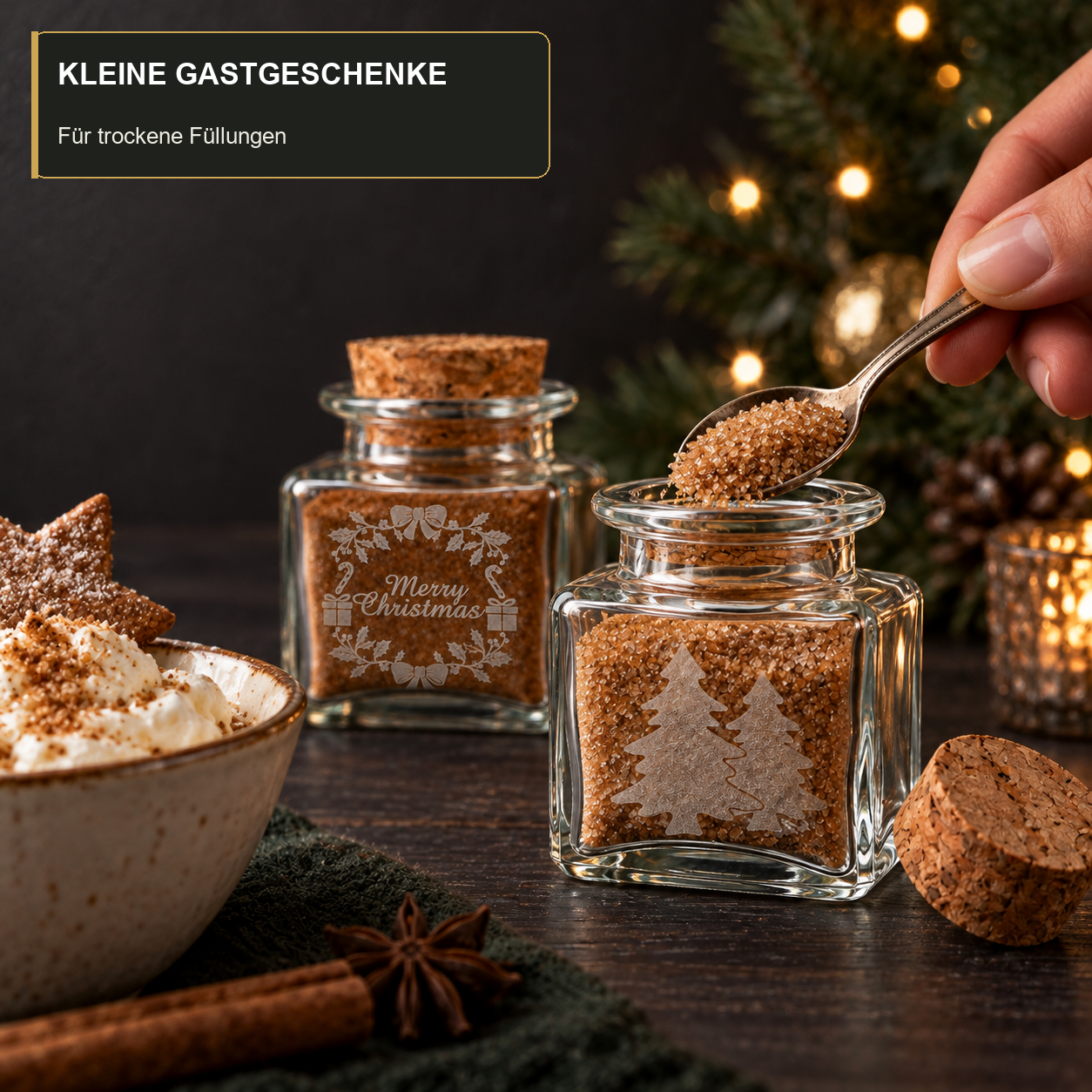 KorkenglasQuadrat50 ml · Anwendungsbeispiel, leere Lieferung, Zuckerstreusel, Glasbehälter, Weihnachtsdeko, Korkverschluss, Häuschen