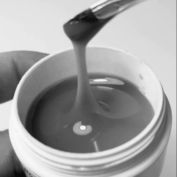 Farbe, Glasbehälter, Flüssigkeit, Rührlöffel, Konsistenz