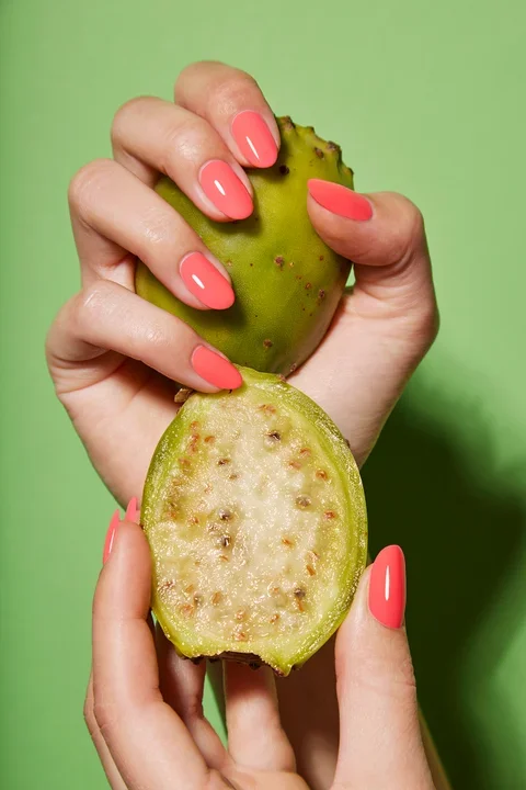 fruit, dragon fruit, grüne haut, pinkes innere, aufgeschnitten