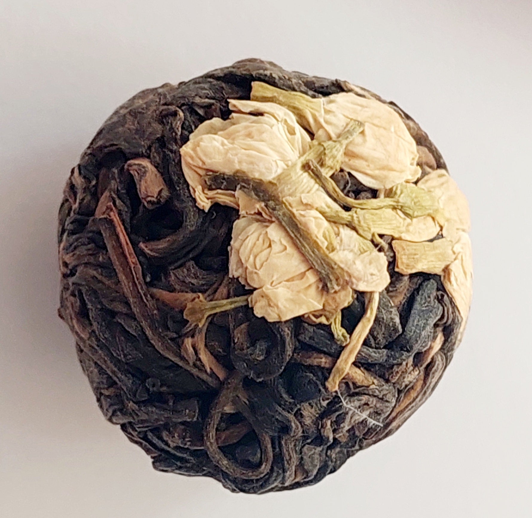 20230925_102945 Pu Erh Teeball White Lady
