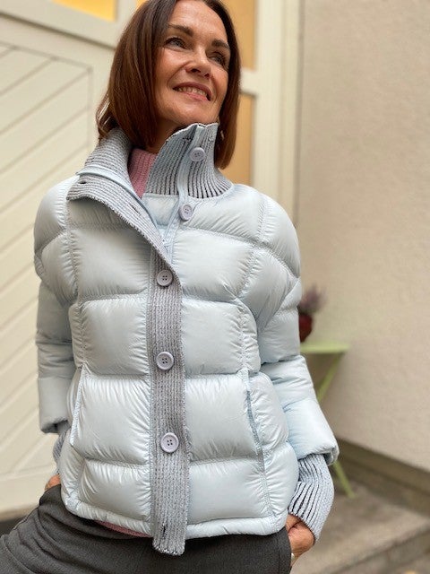 Steppjacke, Hellblau, Gesteppte Daunenoptik, Strickkragen, Knopfleiste