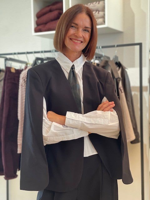 Schwarzer Blazer, Weißes Hemd, Schwarze Krawatte, Anzughose